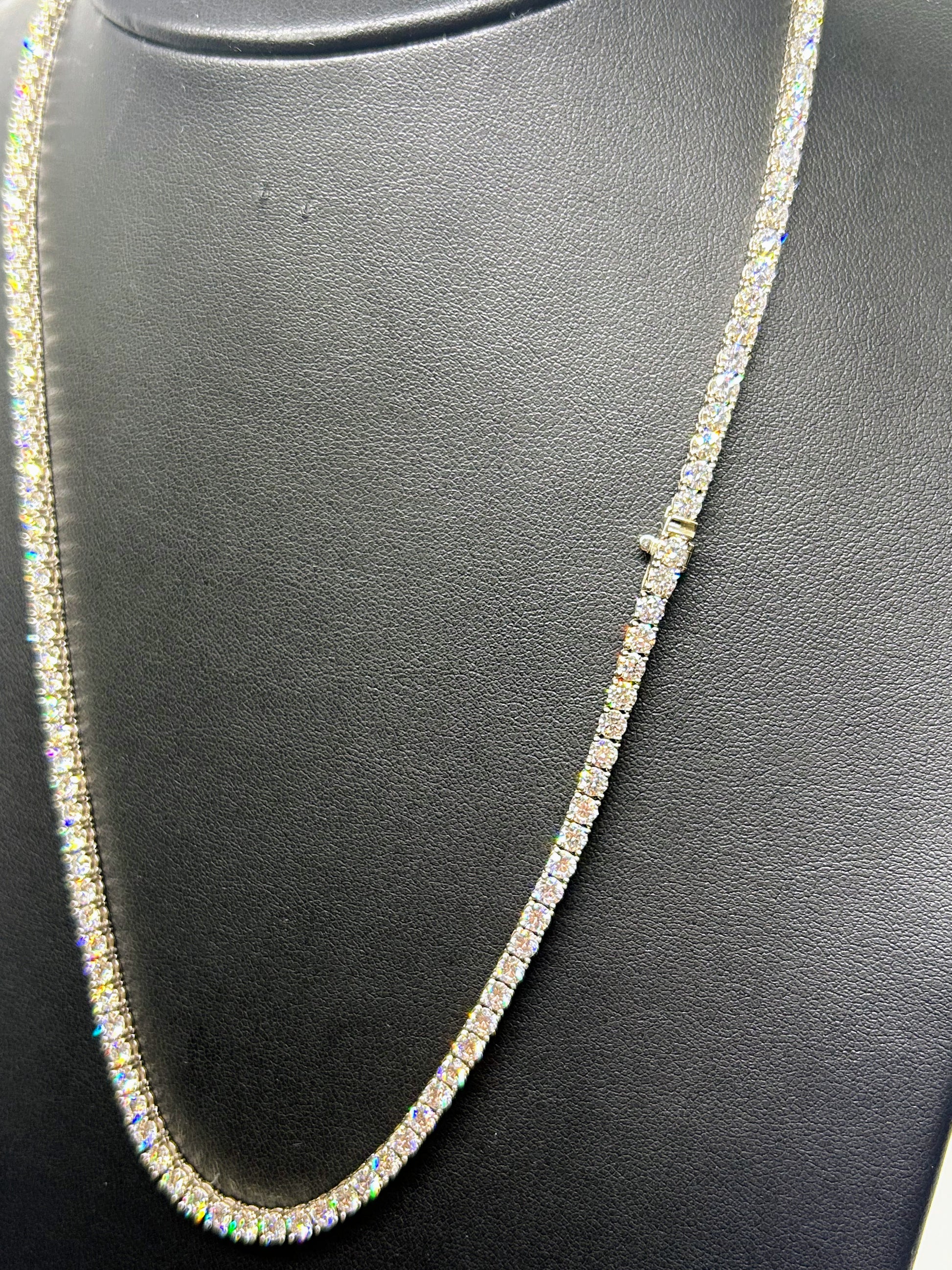 14k White Gold Tennis Necklace 10pts