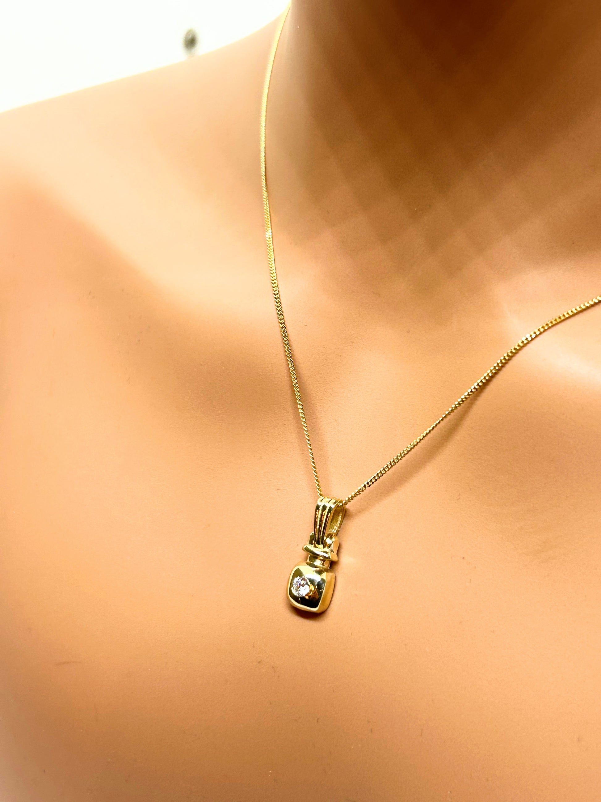 10k Gold Fine Necklace with square pendant