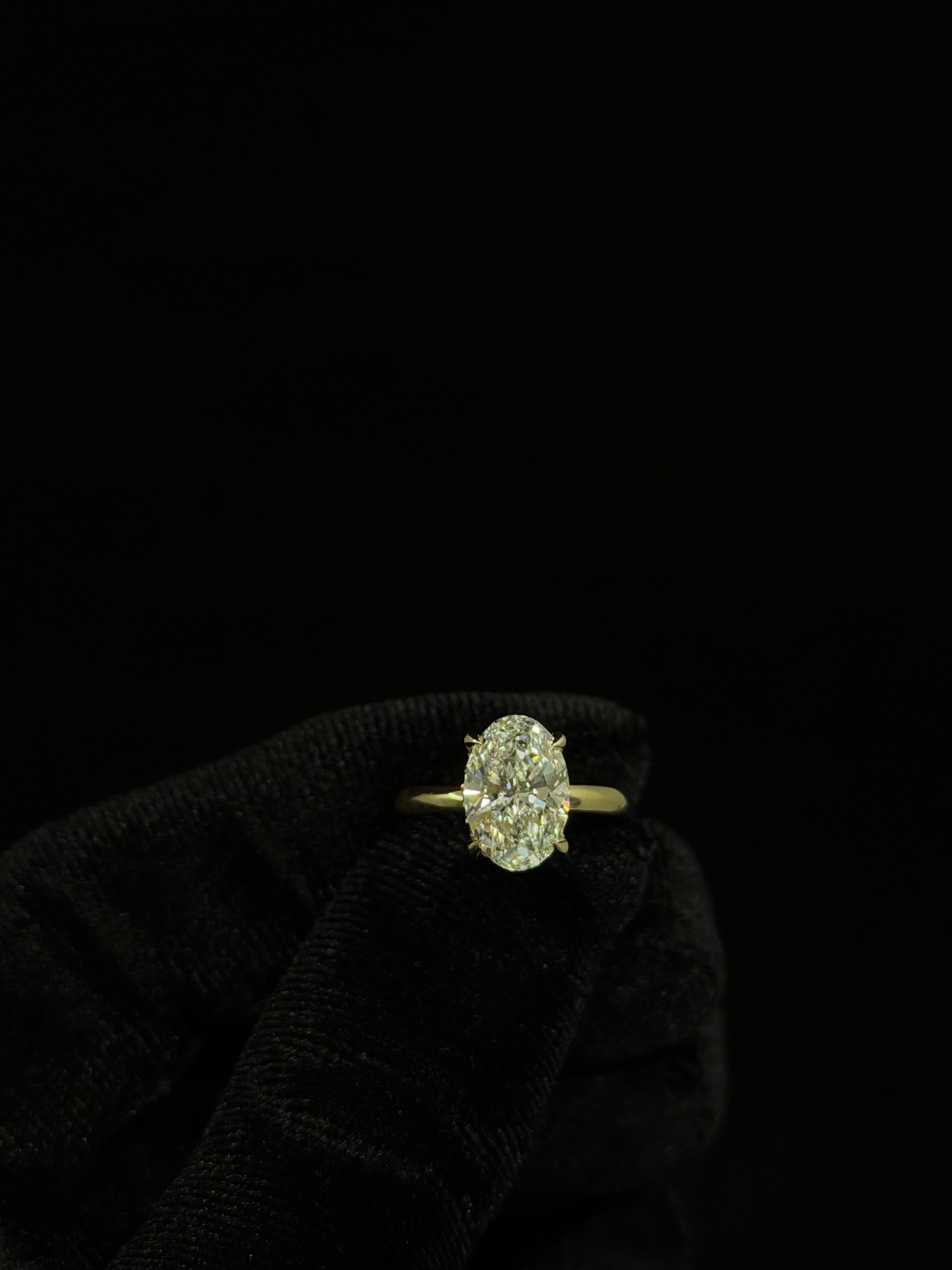 18k Gold Oval Ring 3ct
