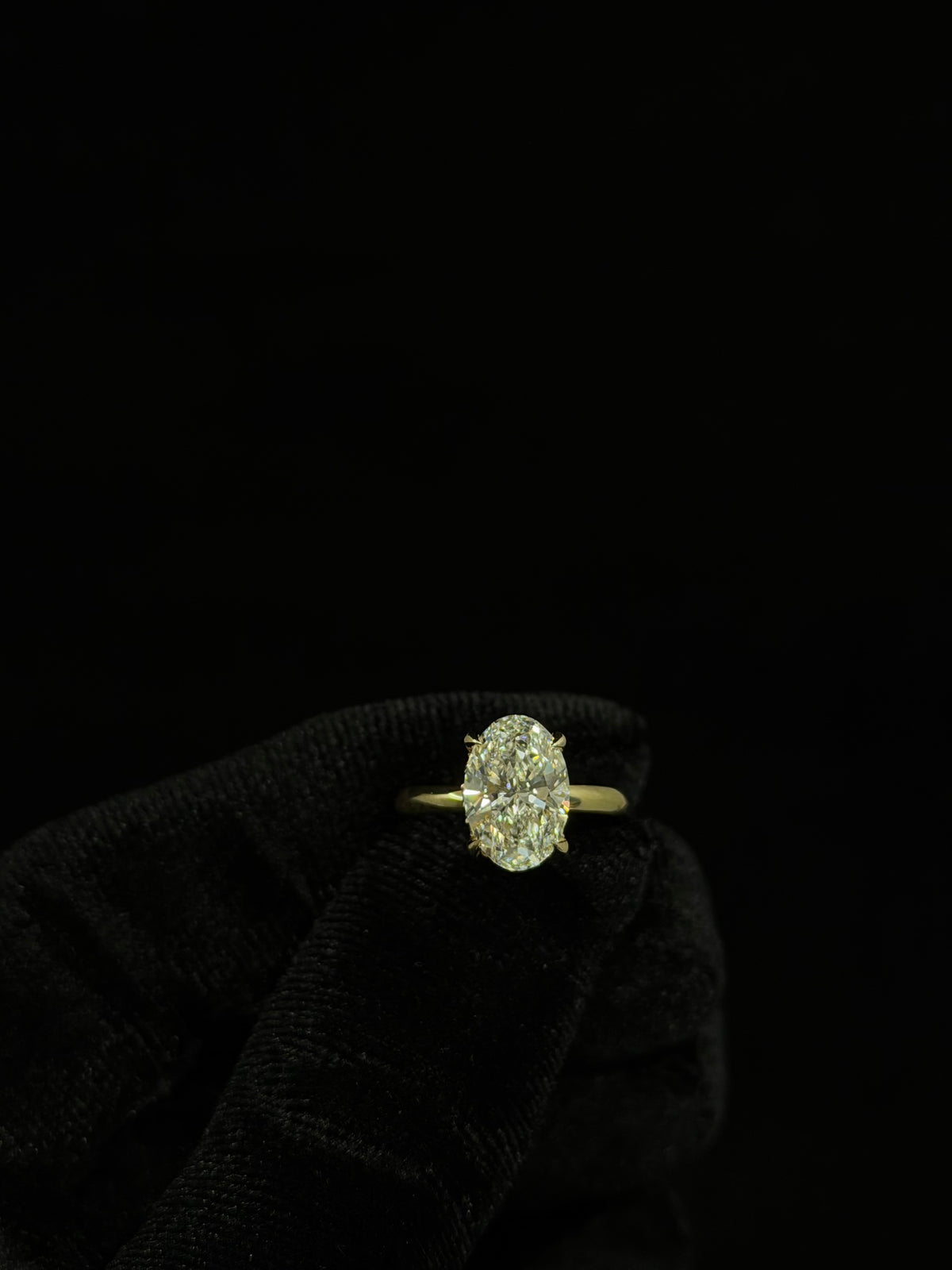 18k Gold Oval Ring 3ct