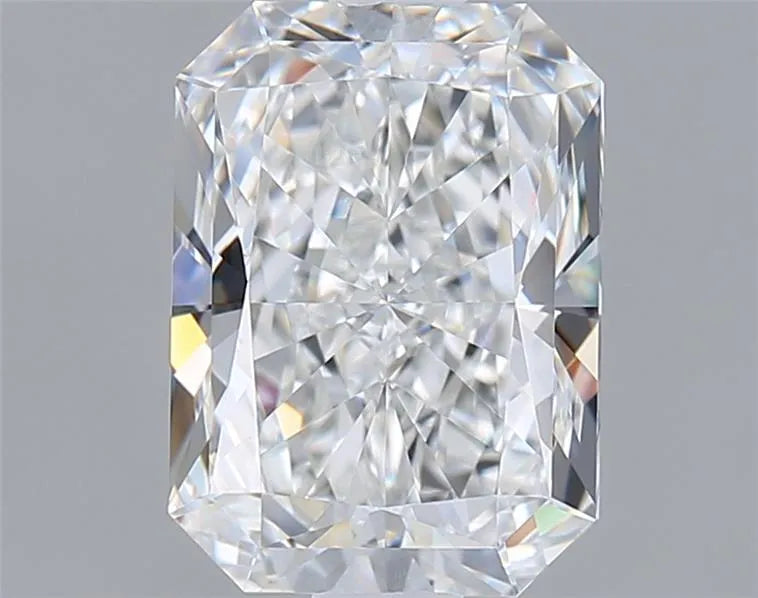 1.55ct Radiant Lab Grown Diamond (Colour E, Clarity VVS1, IGI Certified)