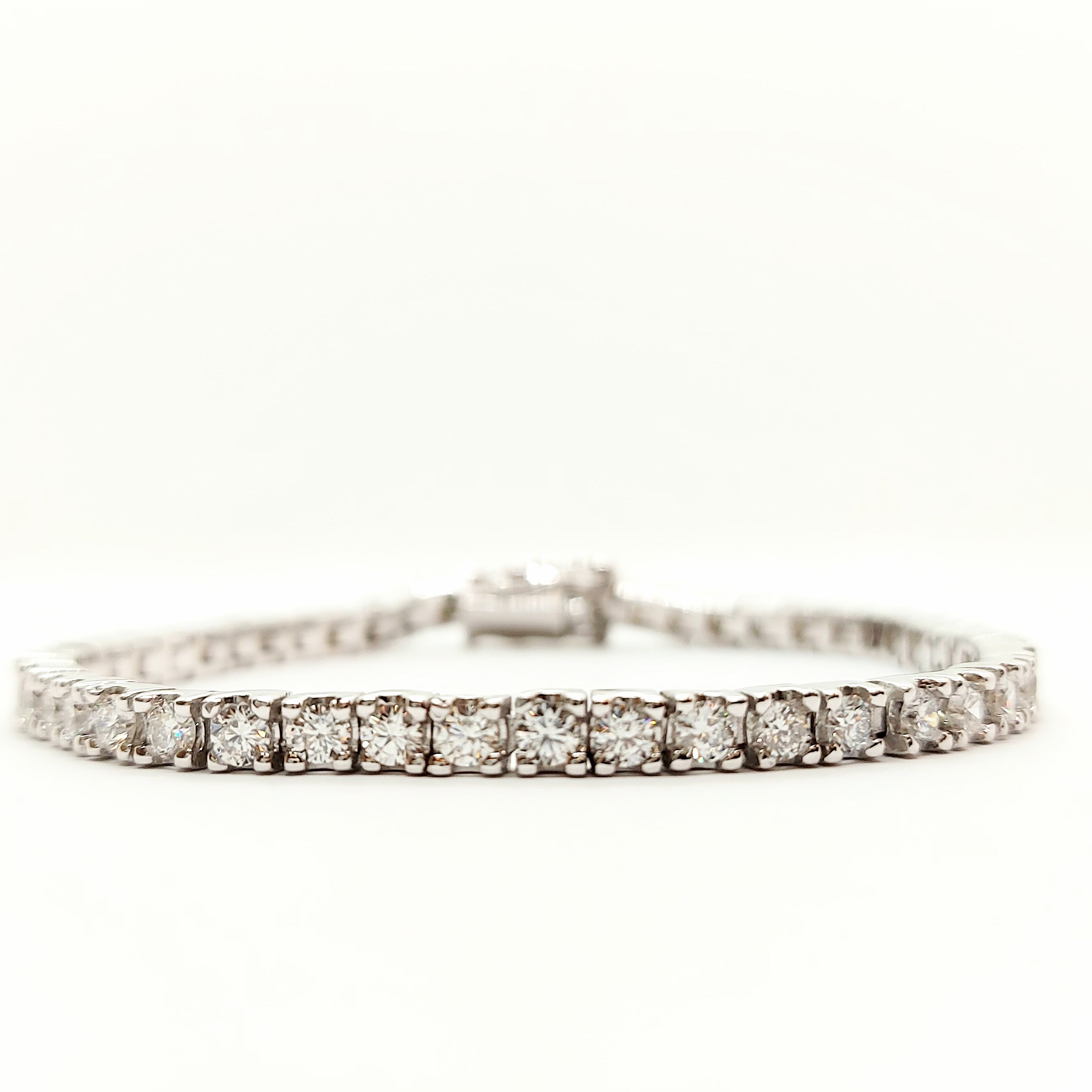 Bracelet tennis en or blanc 14 carats avec diamants de laboratoire de 0,10 carat