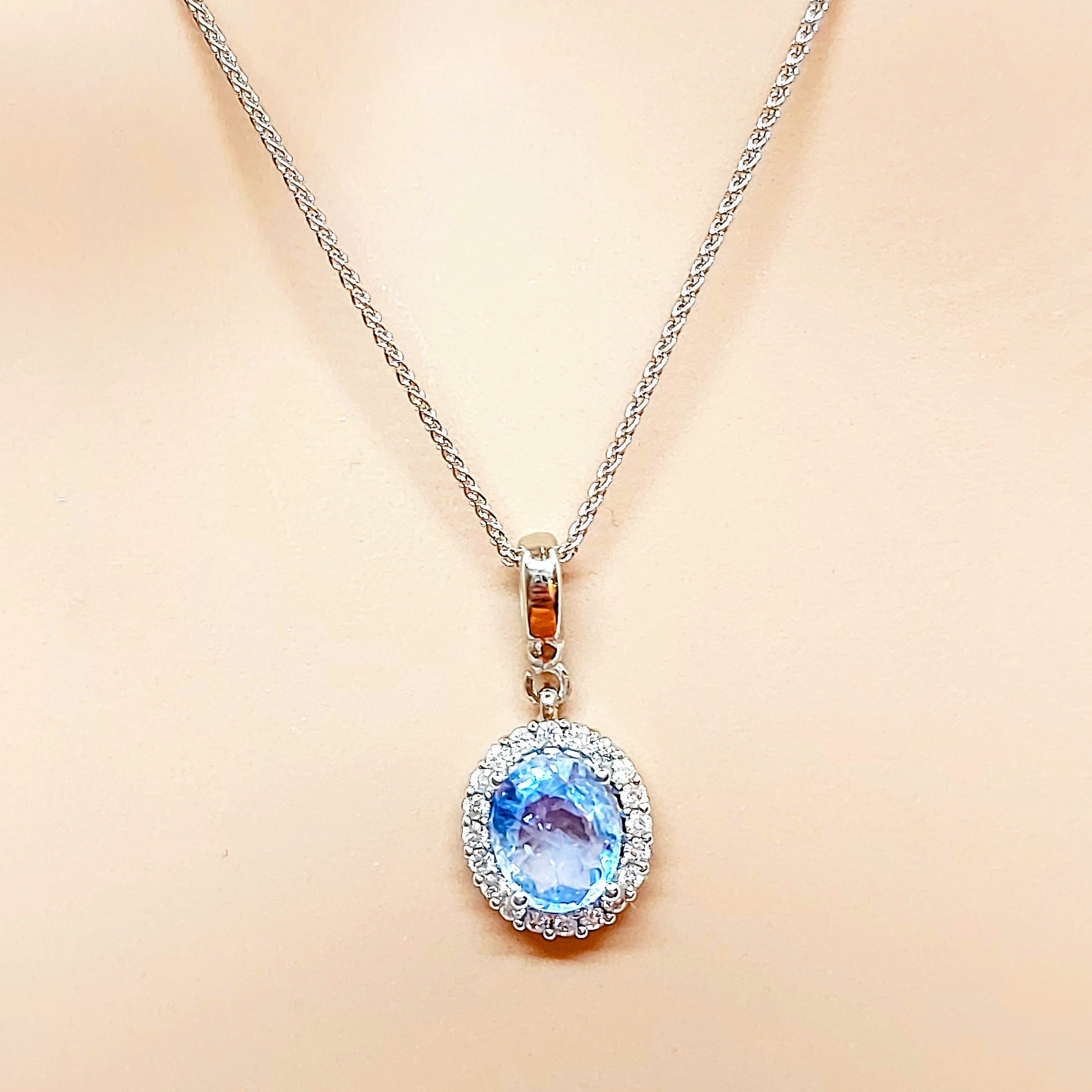 Collier ovale aigue-marine 14 carats