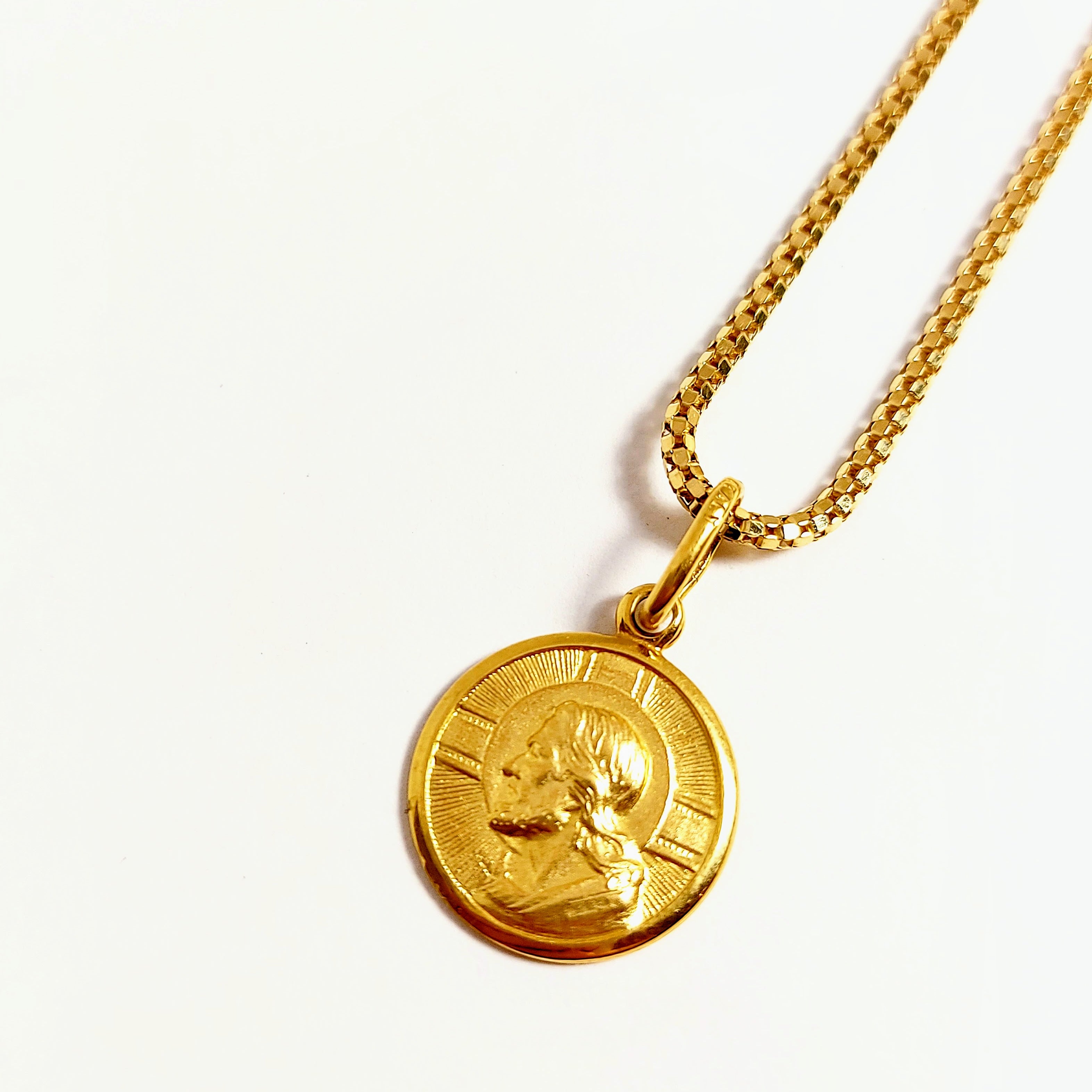 Pendentif Sacré-Cœur de Jésus en or massif 14 carats