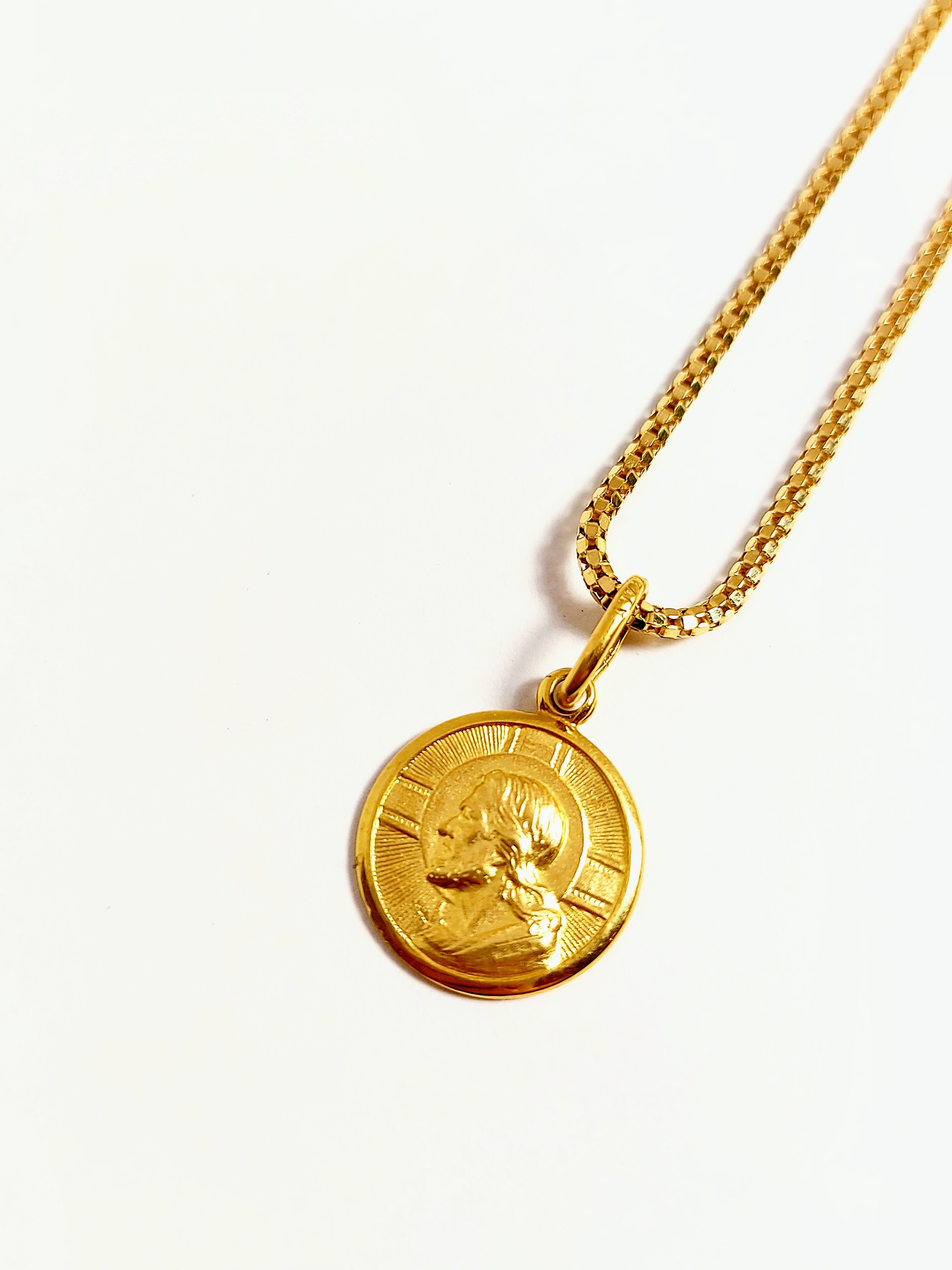 Pendentif Sacré-Cœur de Jésus en or massif 14 carats