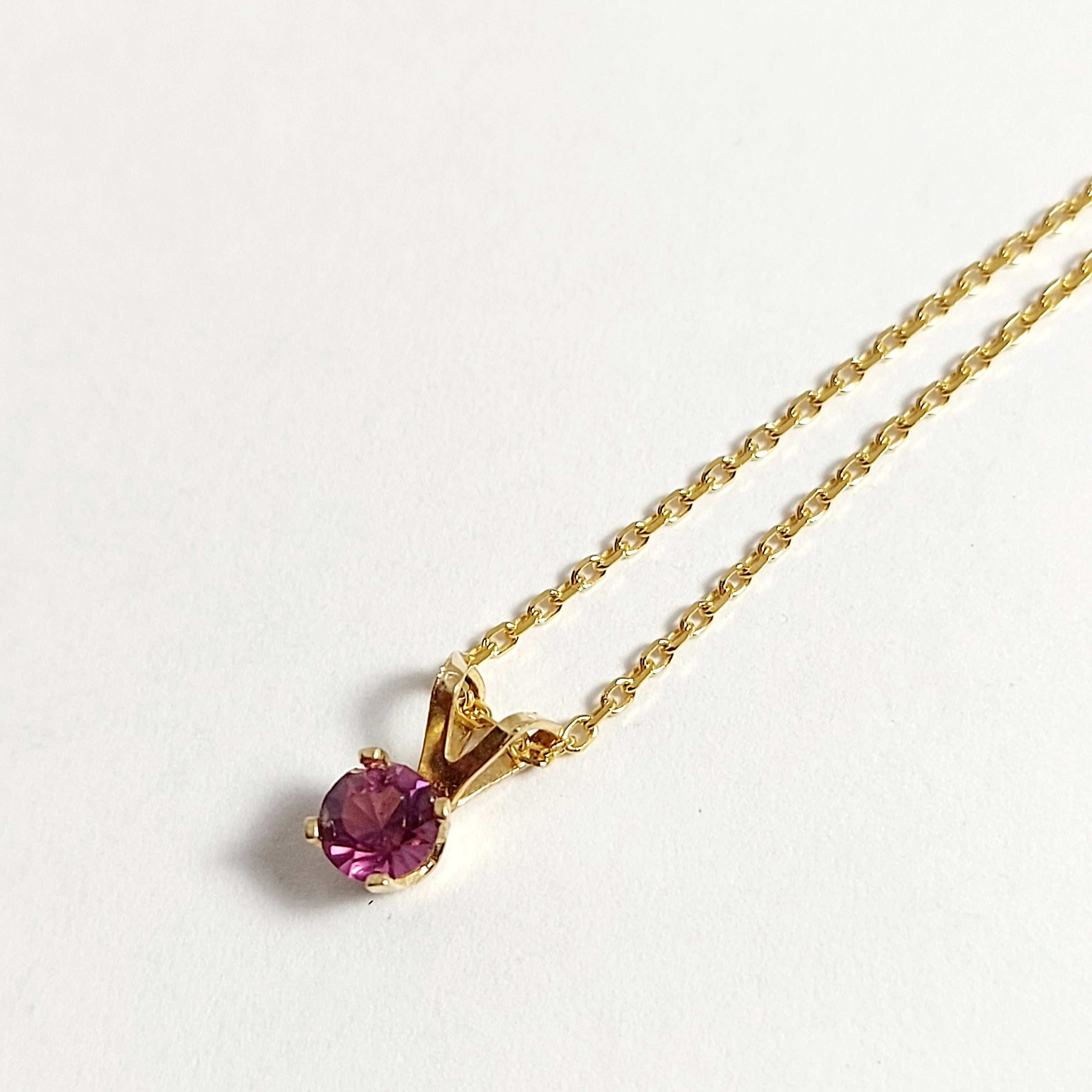 Pendentif Solitaire en Or Massif 14 carats avec Pierre Violette