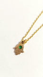 Pendentif Hamsa miniature en or massif 14 carats avec pierre précieuse verte