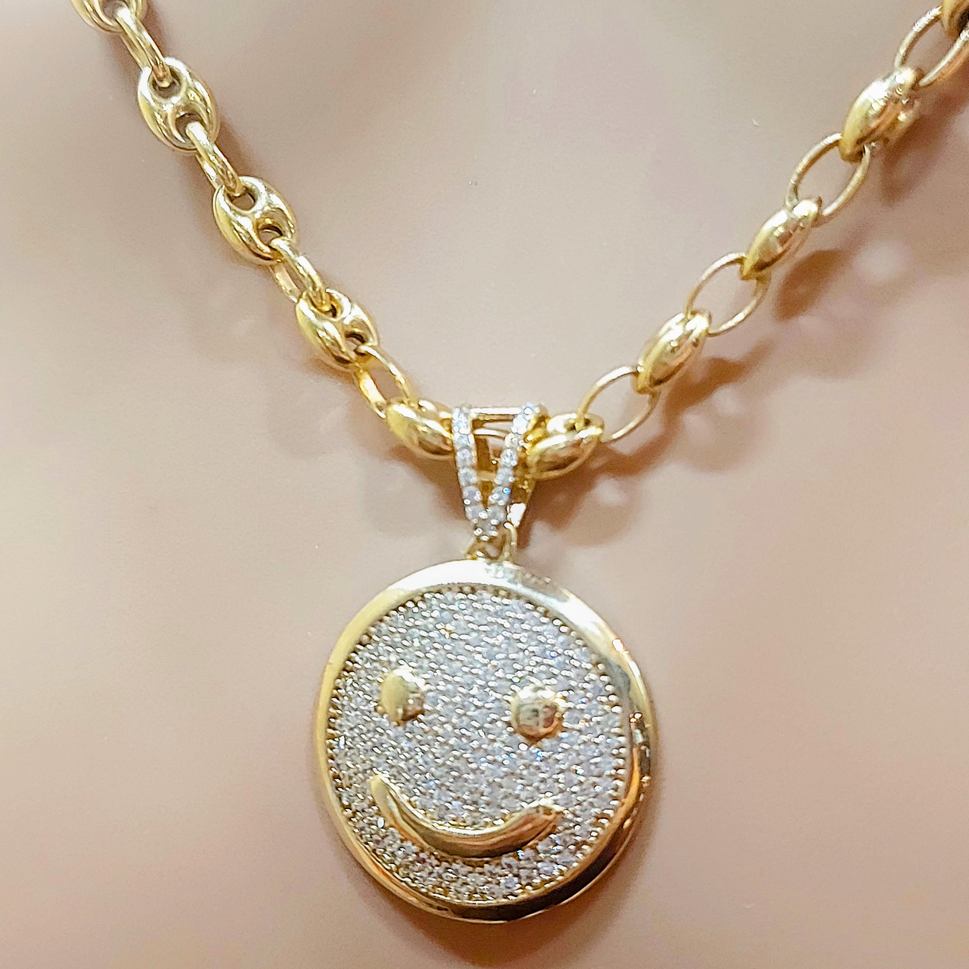 Pendentif Smiley en or massif 10 carats