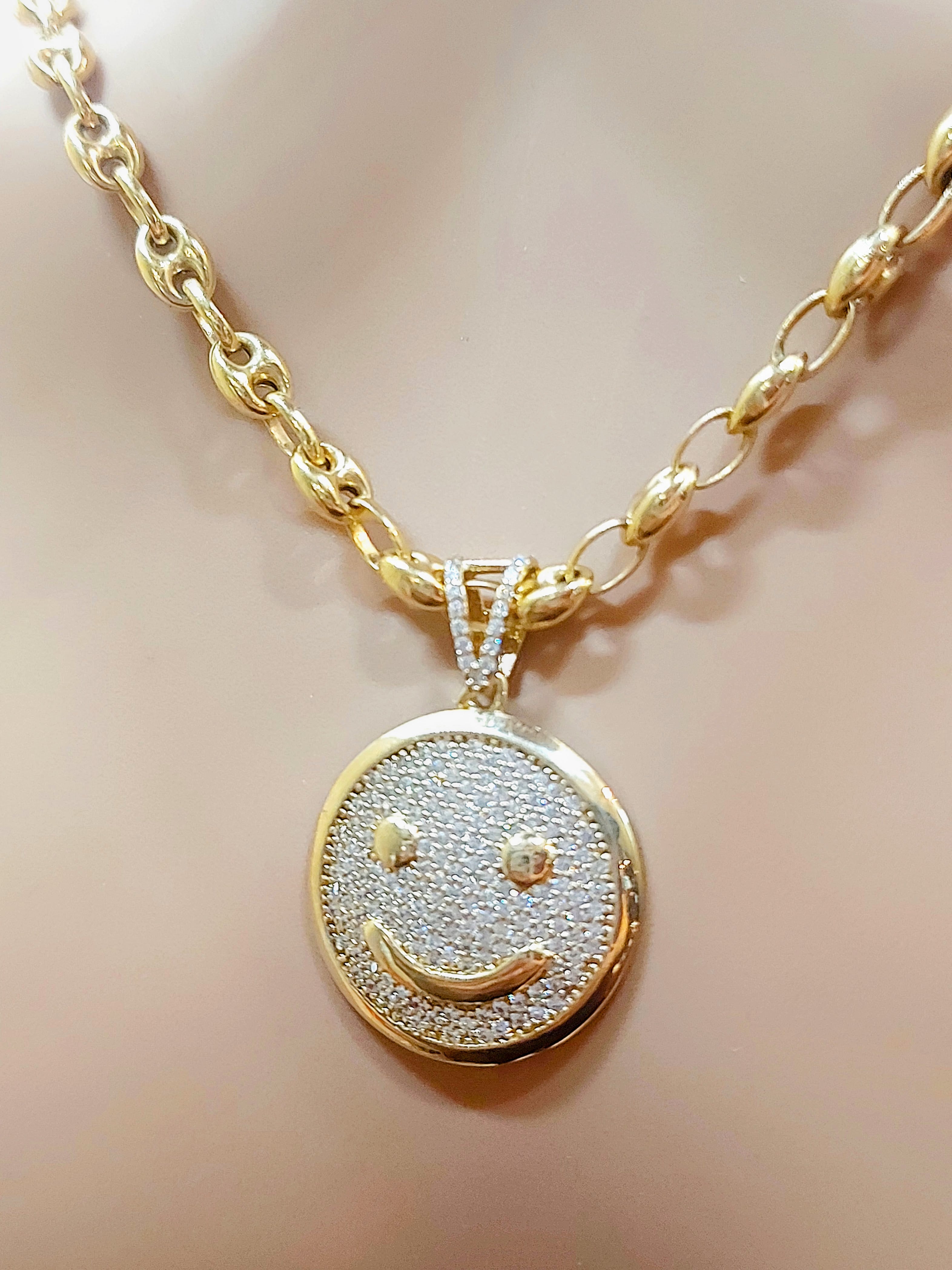 Pendentif Smiley en or massif 10 carats