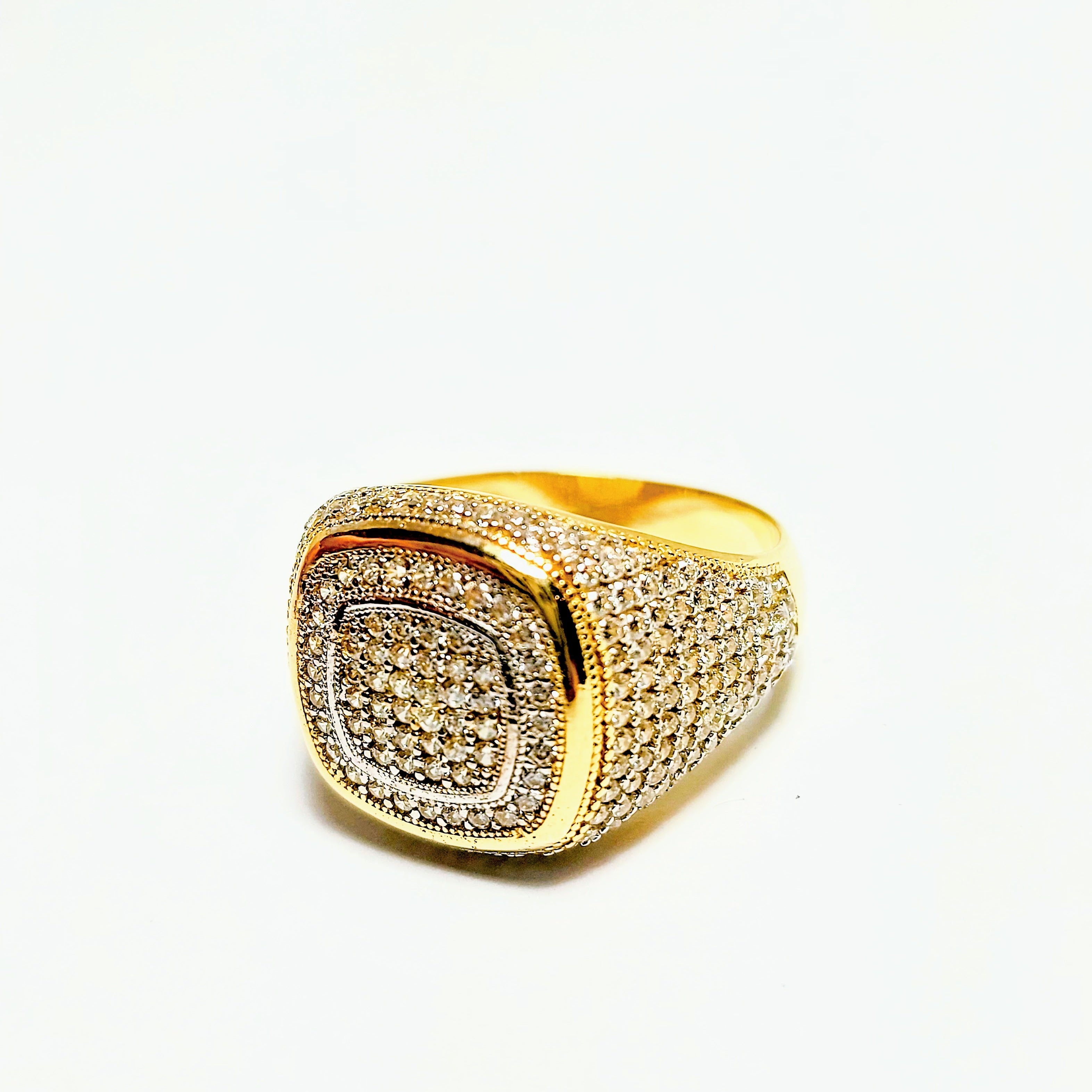 Bague en or 10 carats remplie de pierres de zircone cubique