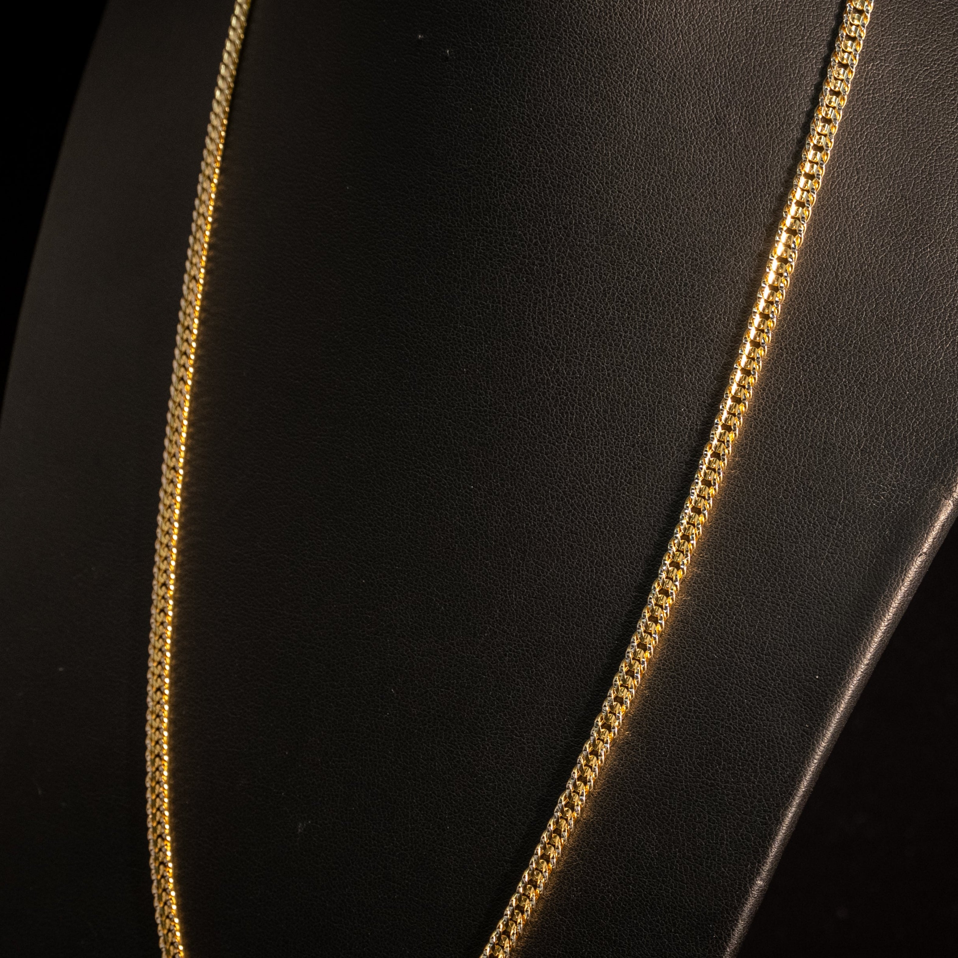 Chaîne gourmette or massif 10 carats, coupe diamant 4 mm