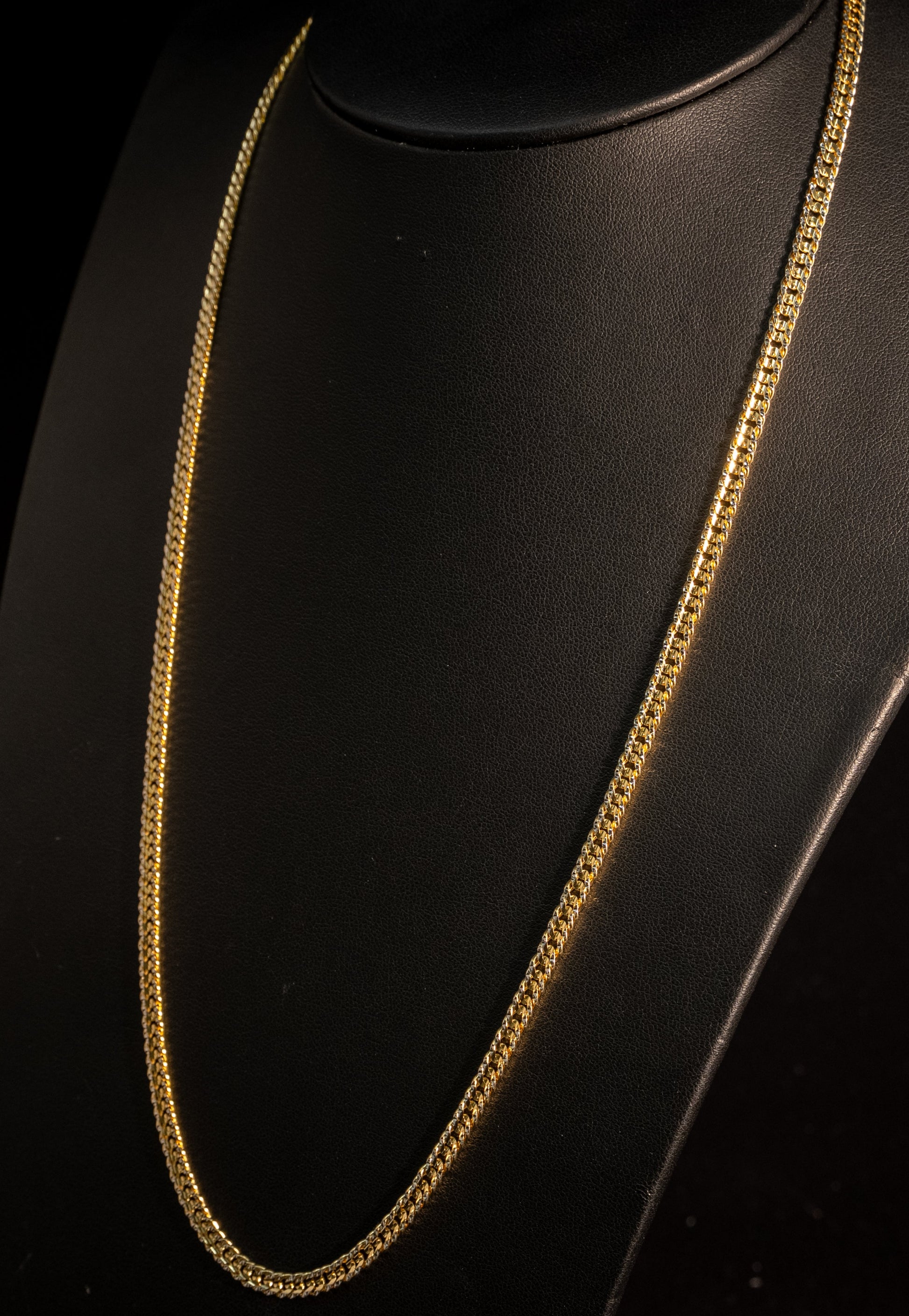 Chaîne gourmette or massif 10 carats, coupe diamant 4 mm