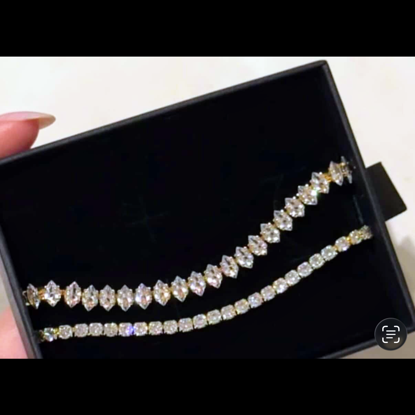 Bracelet tennis en or blanc 10 carats avec diamants de 5 points et pierres Moval pour Majed