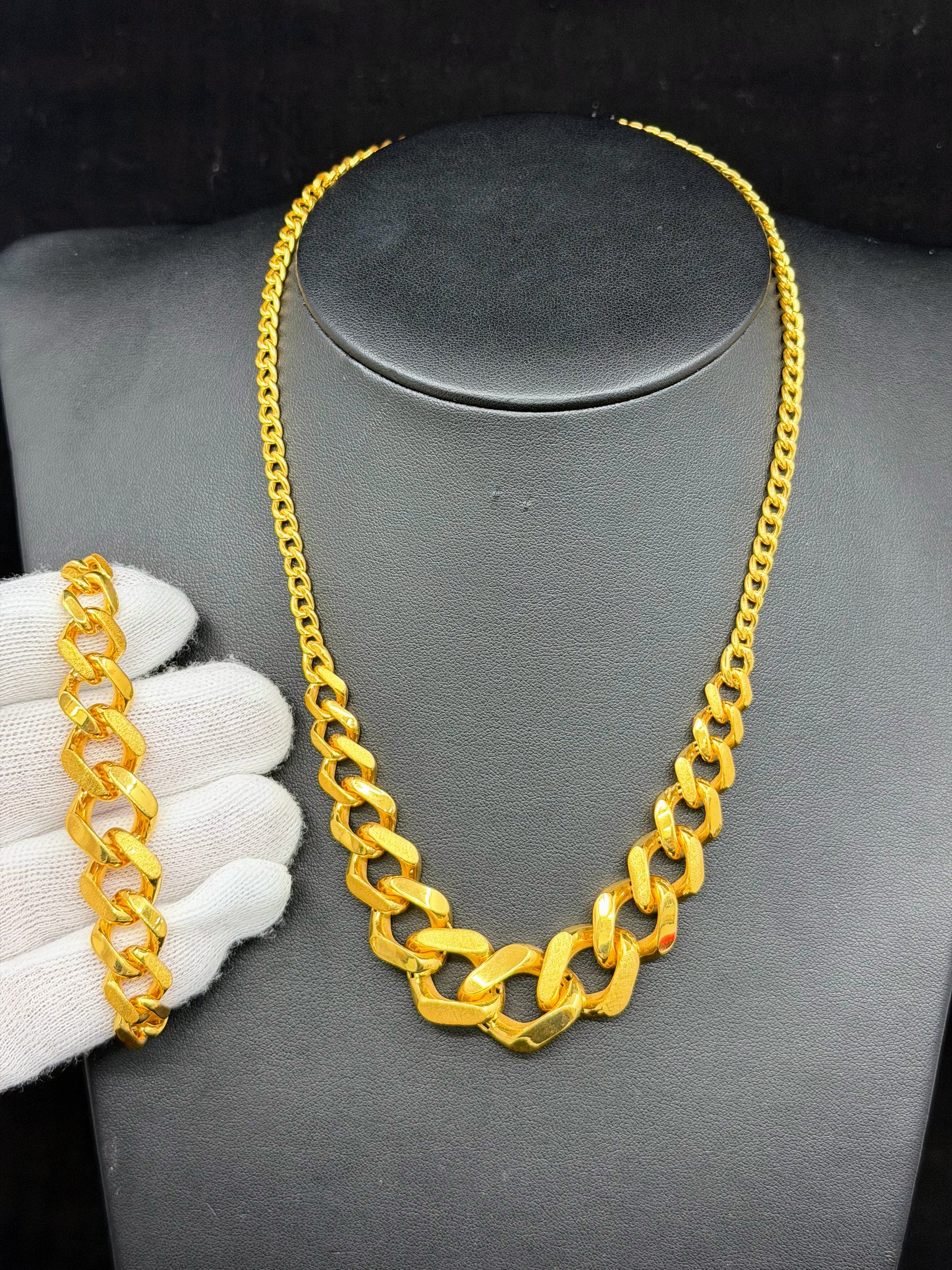 21k Gold Middle Easter Wedding Set