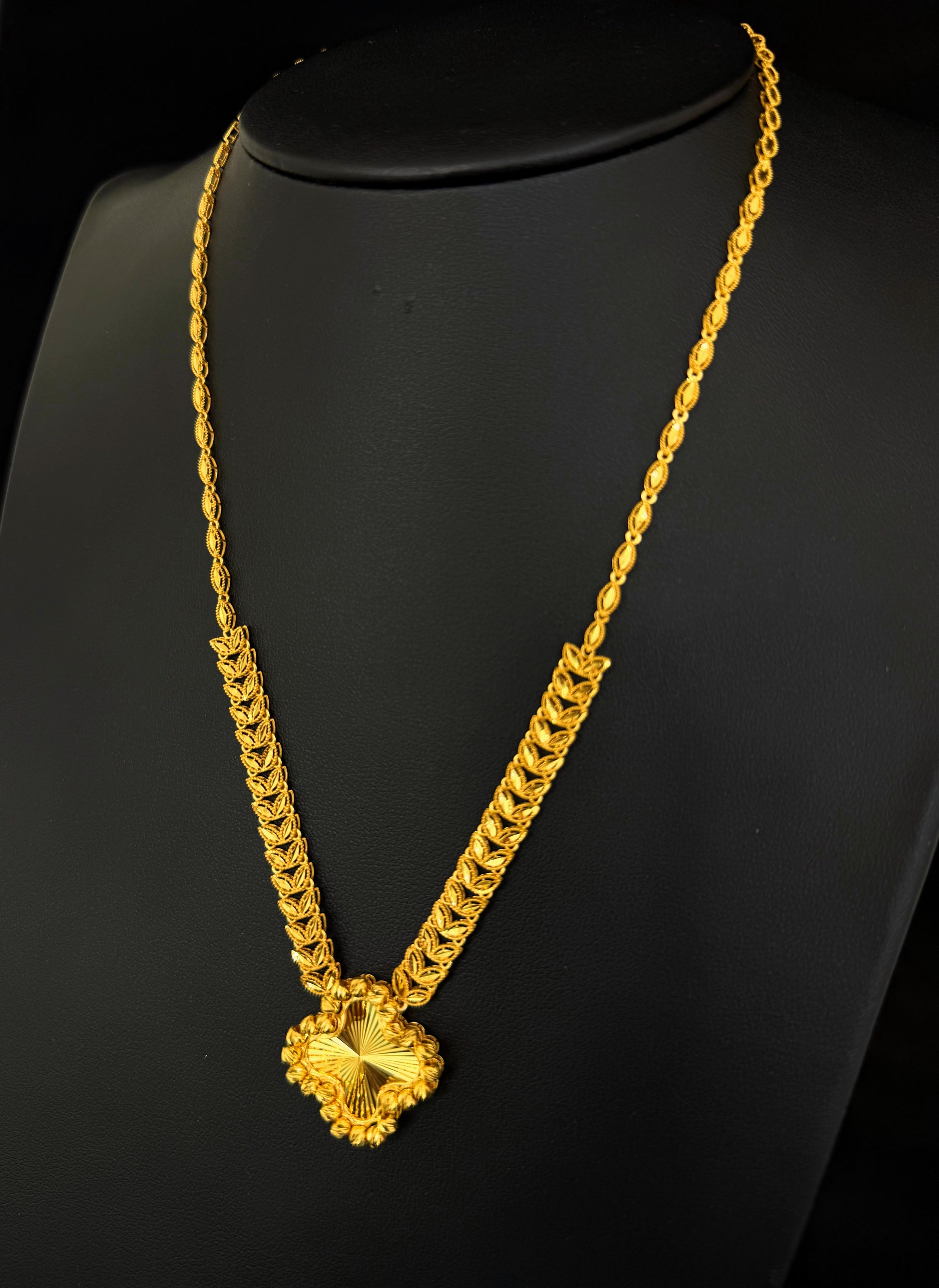 21k Gold Middle Eastern Wedding set