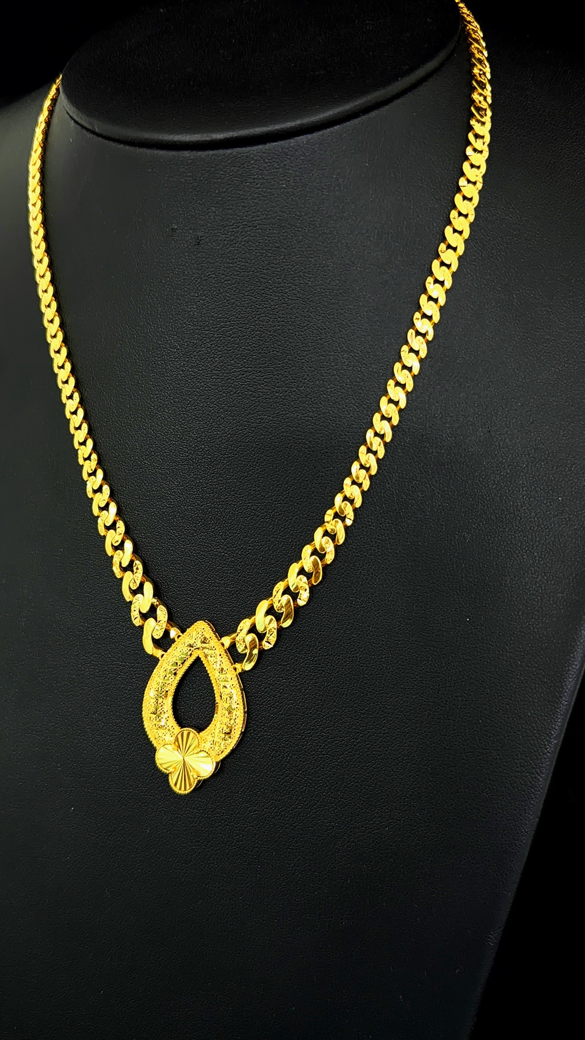 21k Gold Middle Eastern Wedding Set Jewelry