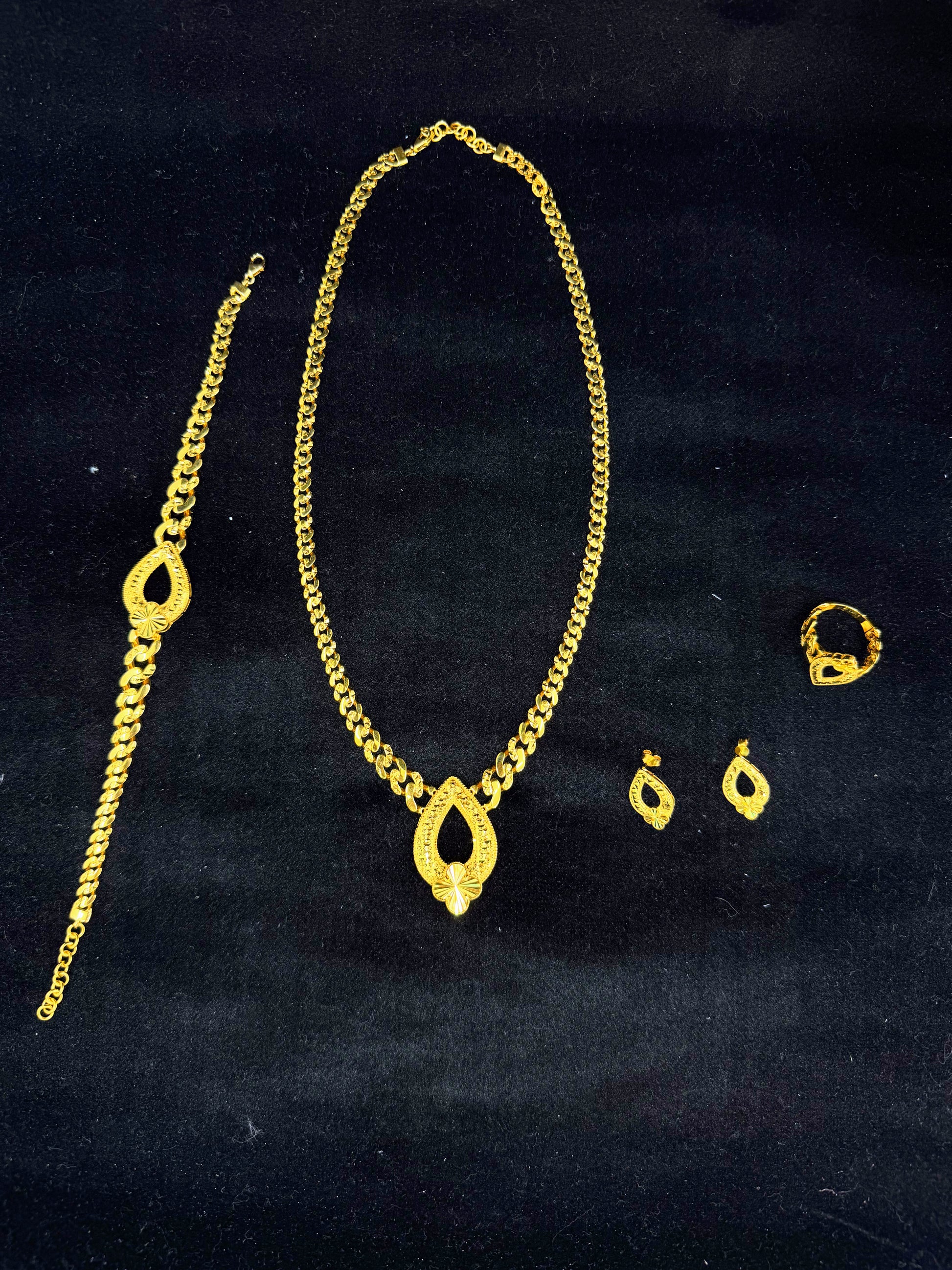 21k Gold Middle Eastern Wedding Set Jewelry