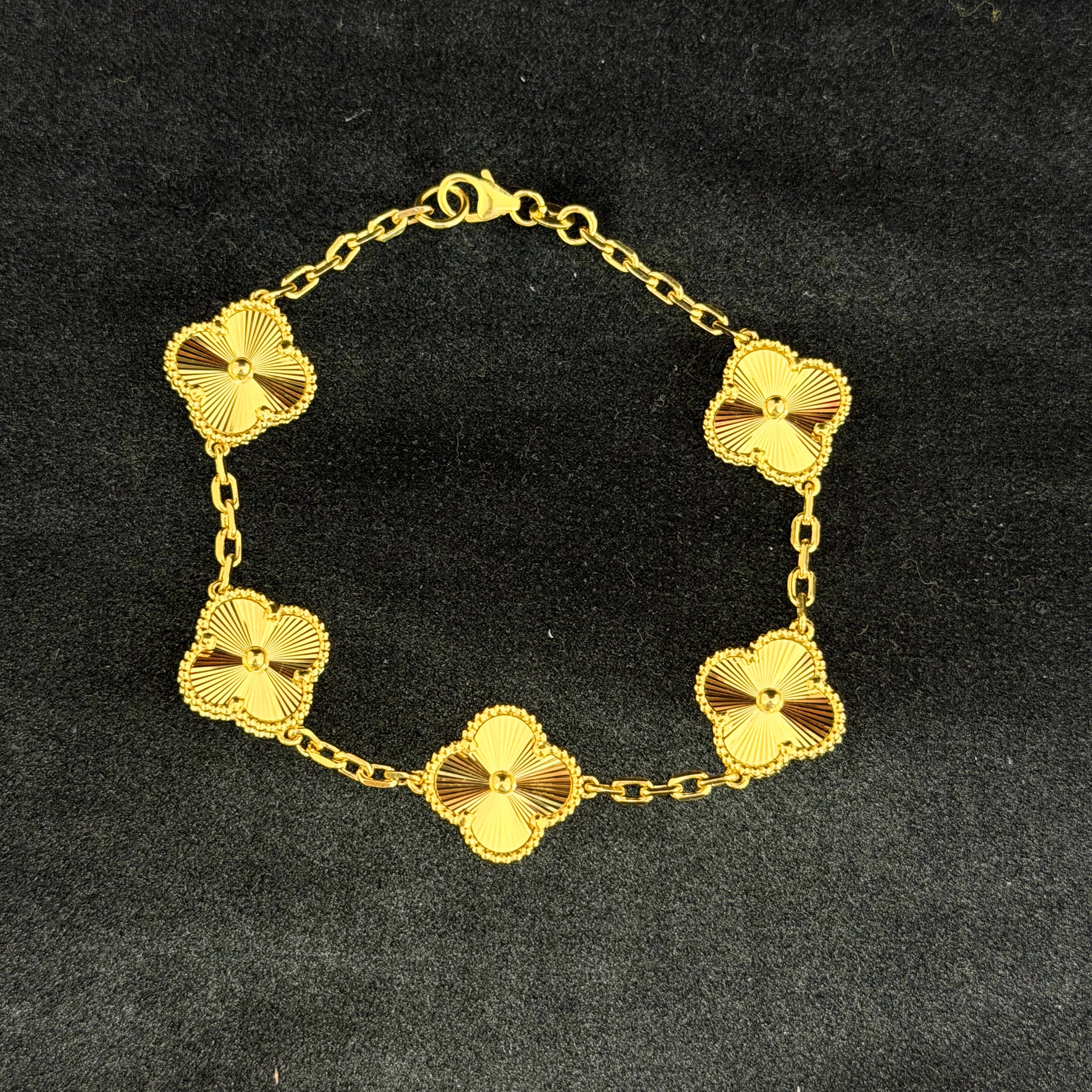 10k All Gold Clover Leaf Bracelet with 5 motif