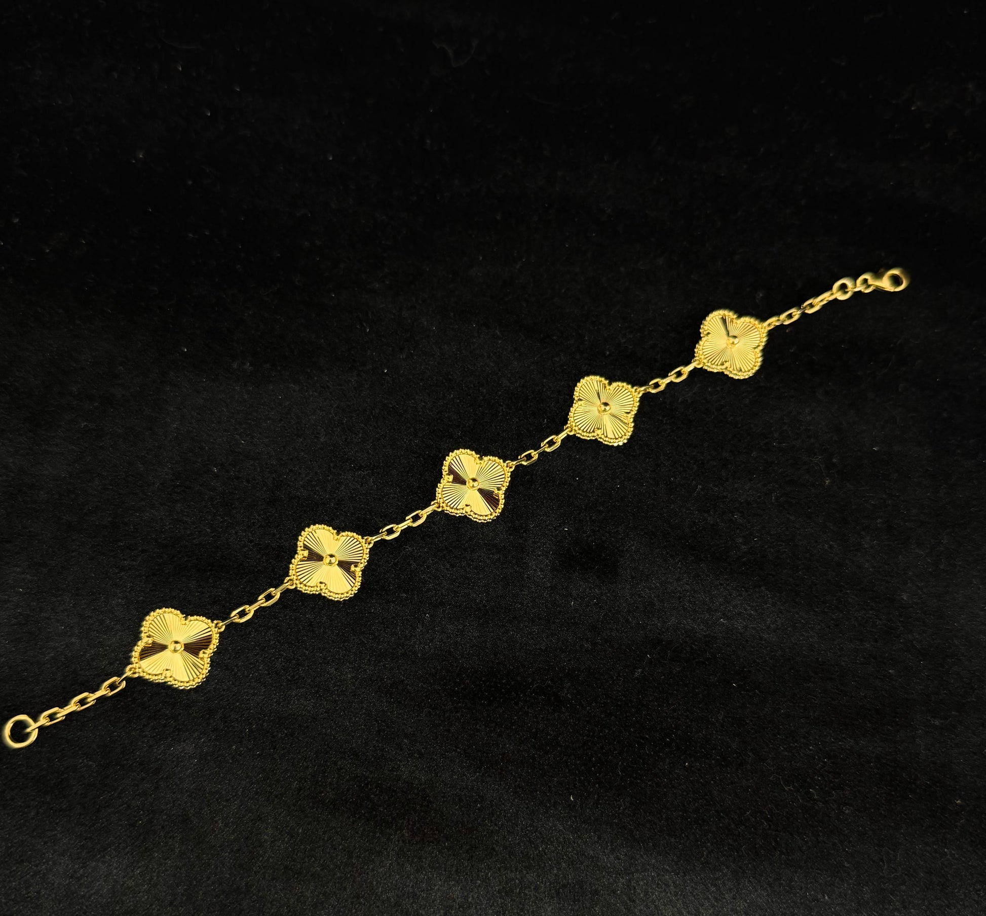 10k All Gold Clover Leaf Bracelet with 5 motif