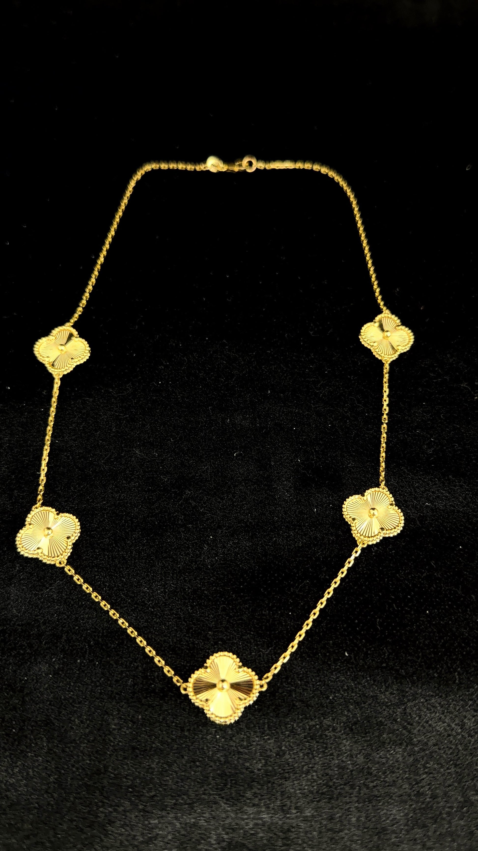 Collier trèfle 5 motifs en or 10K