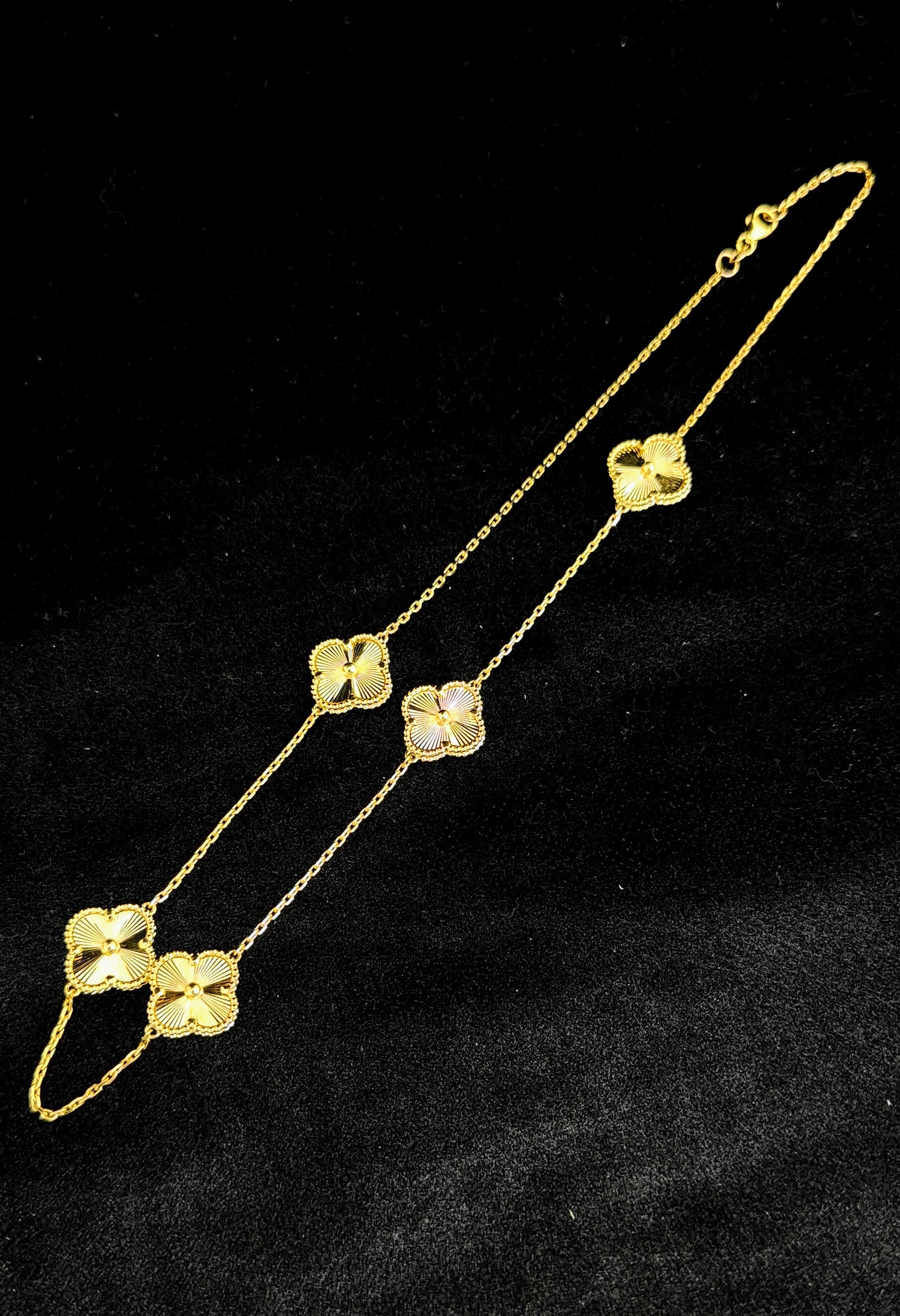 Collier trèfle 5 motifs en or 10K