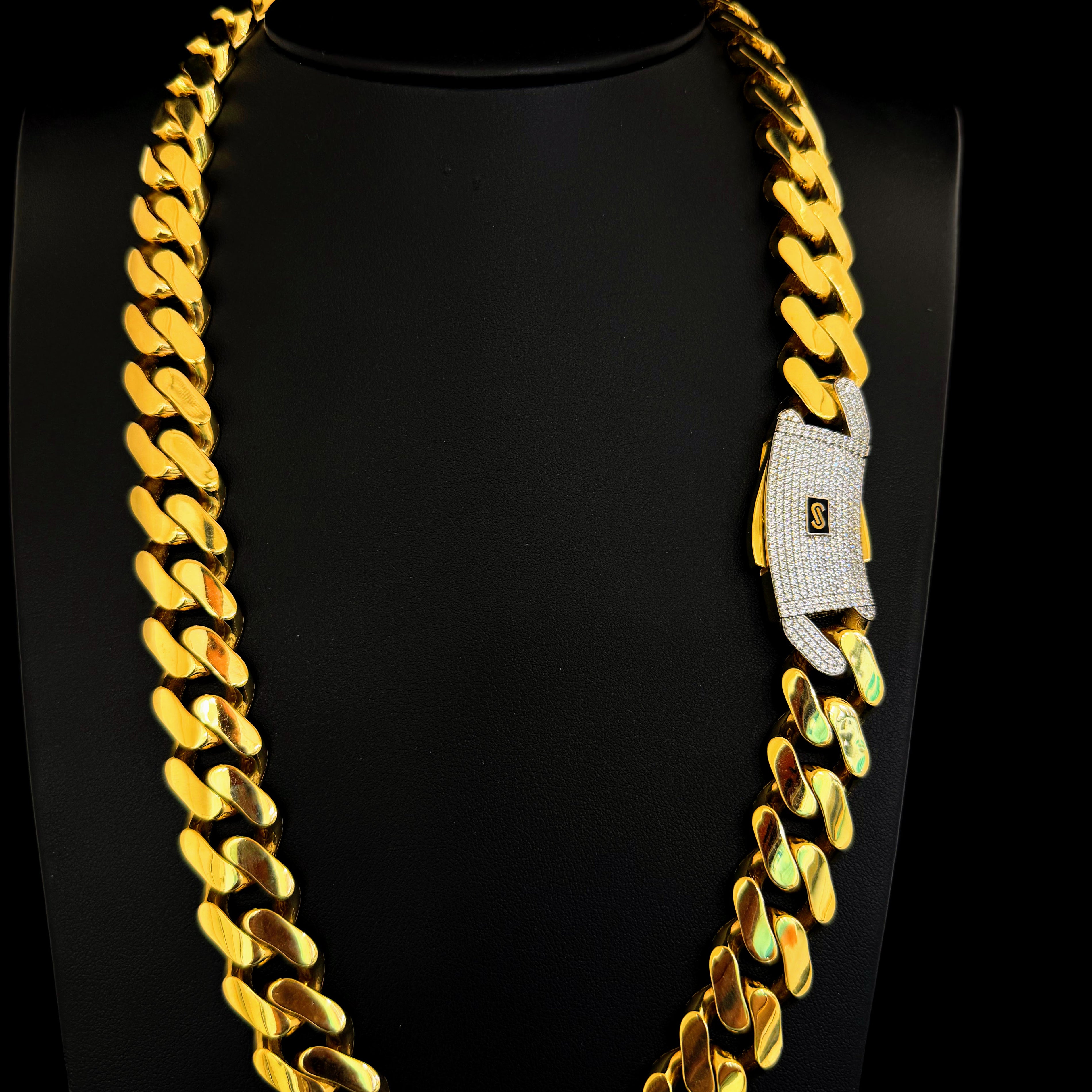 10k Gold Monaco Chain 17.5mm wide