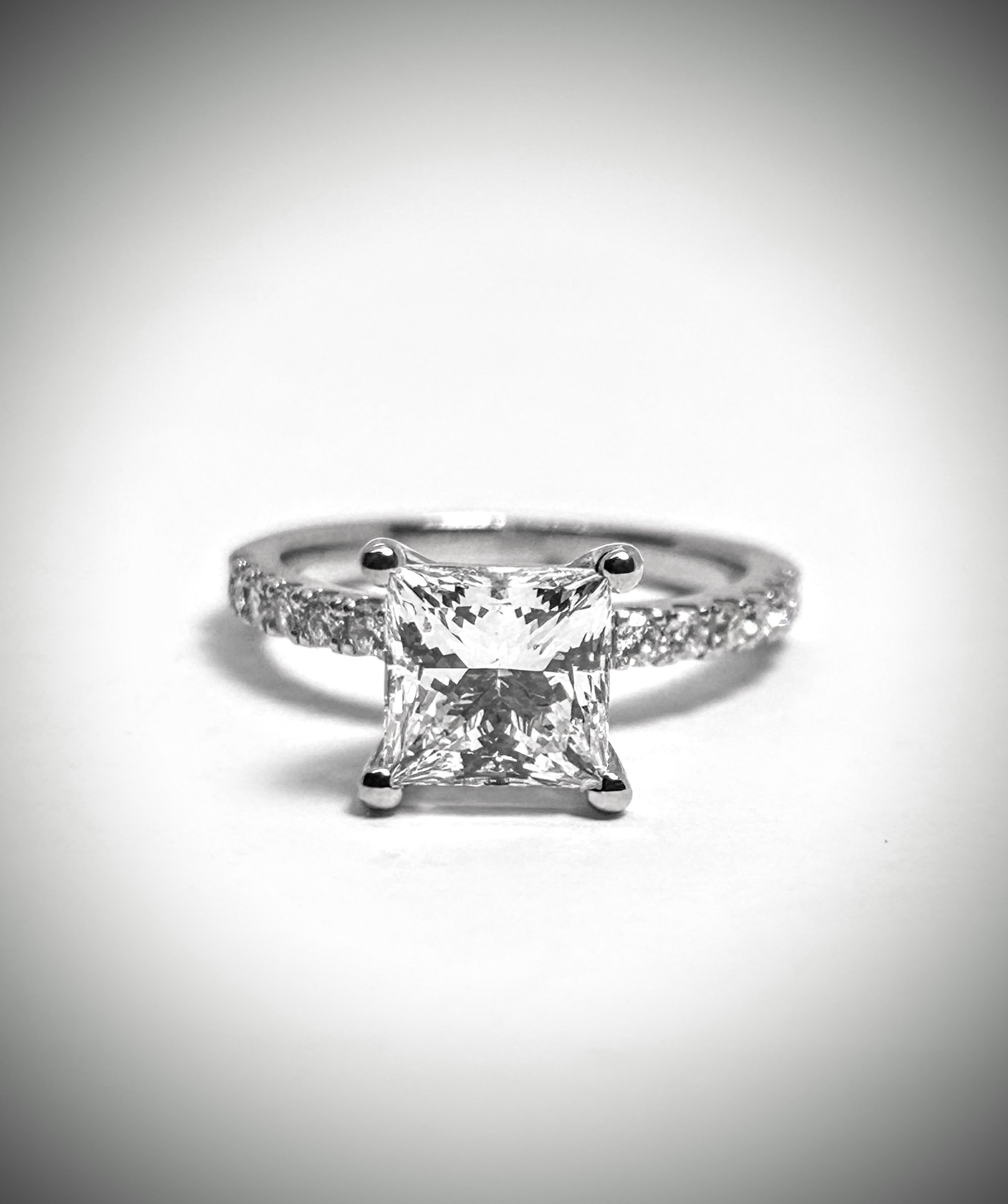 2.18ct lab diamond Princess cut Engagement Ring 18k White Gold