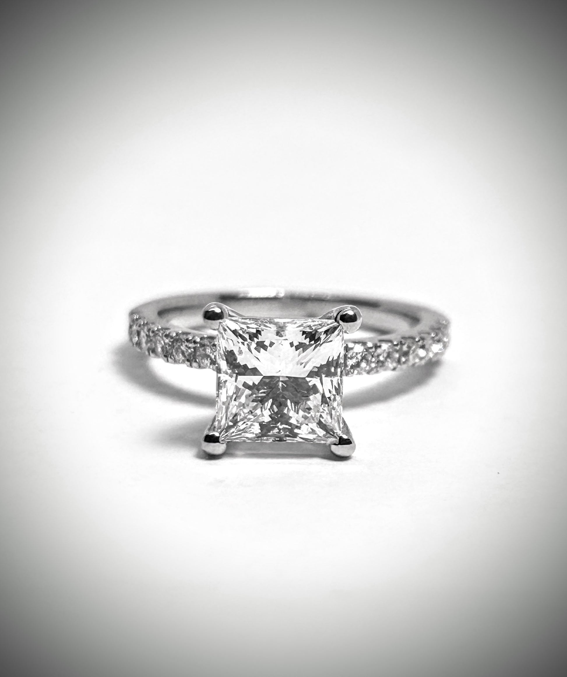 2.18ct lab diamond Princess cut Engagement Ring 18k White Gold