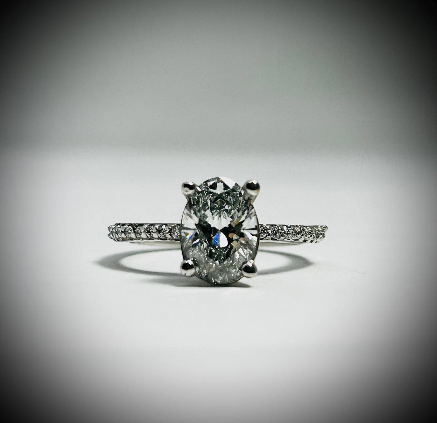 Oval cut 1.5ct Lab diamond Engagement ring
