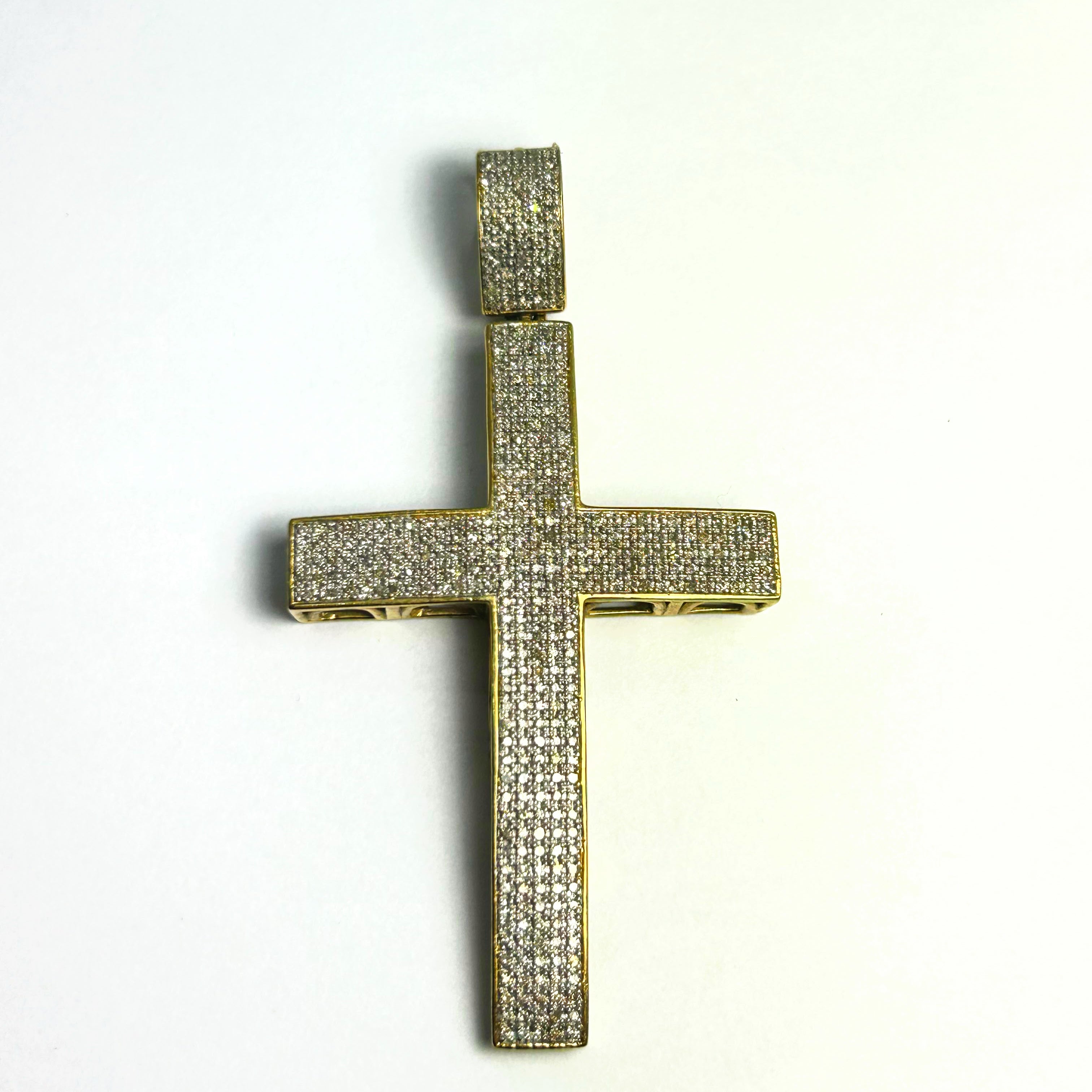 Croix en or 10K avec pierres CZ