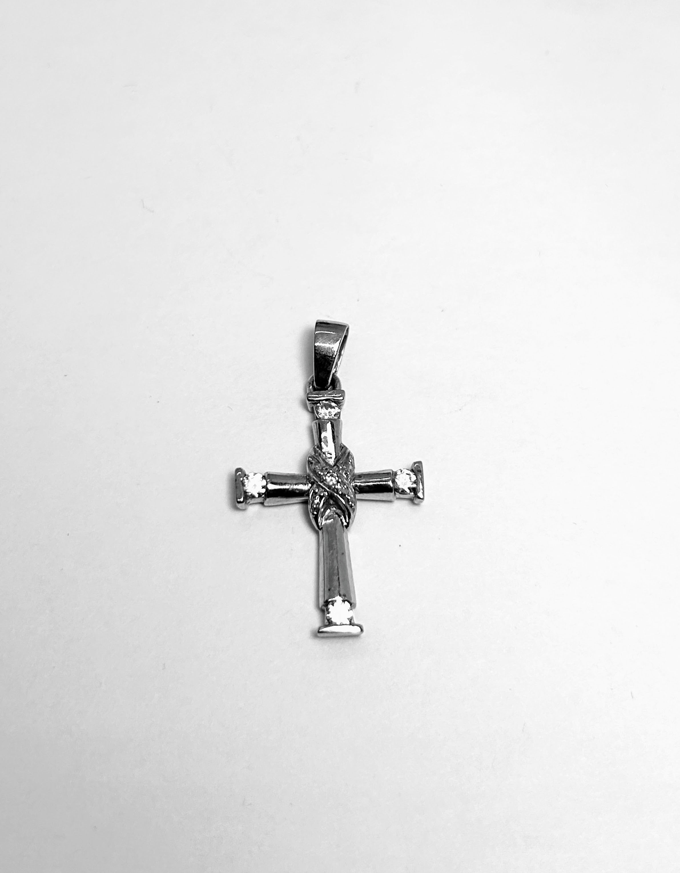 10k White Gold cross with X in middle – Bijouterie-Panthère