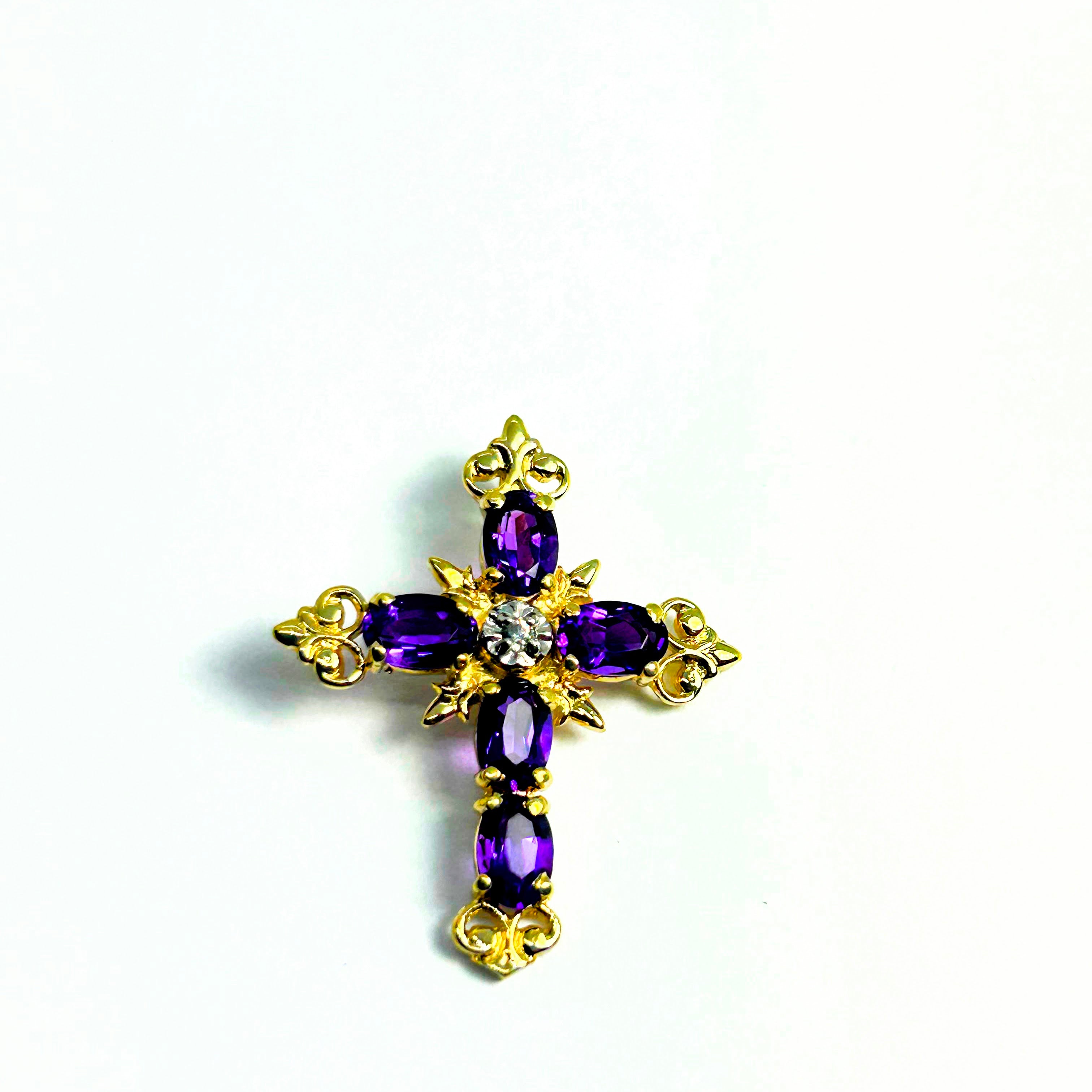 Pendentif croix en or 10K avec améthystes