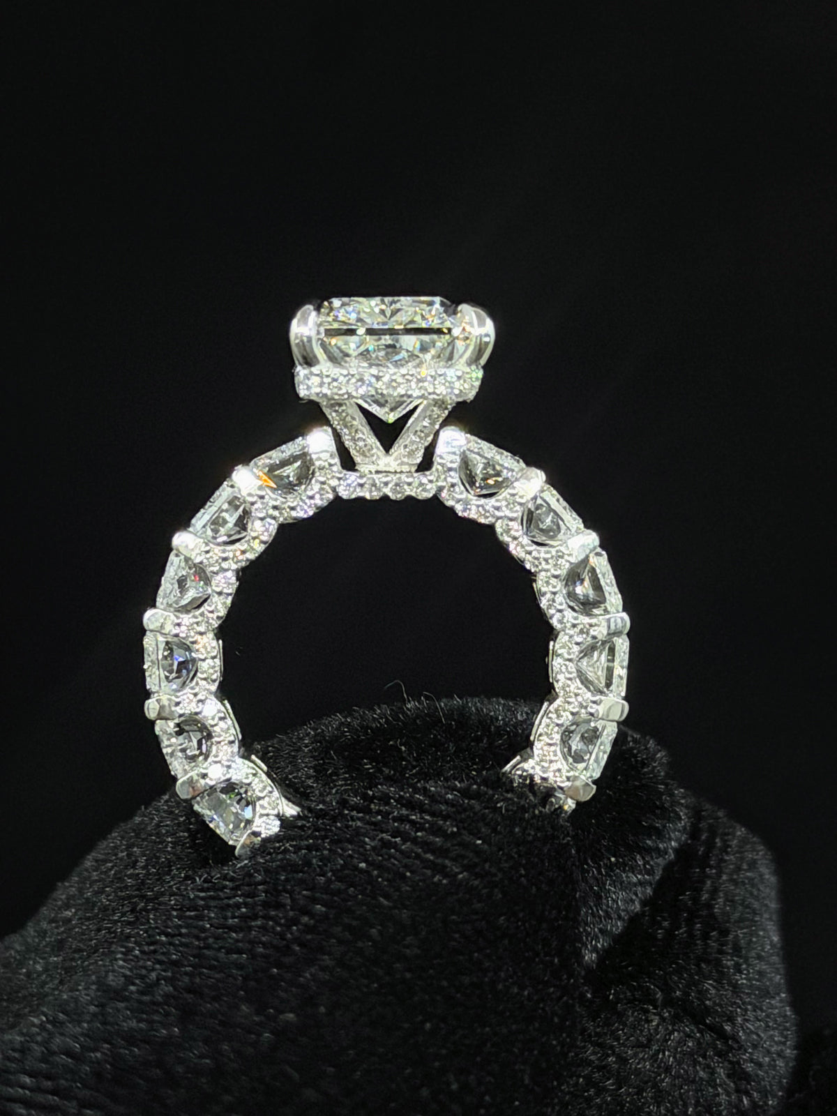 Radiant queen Engagement Ring