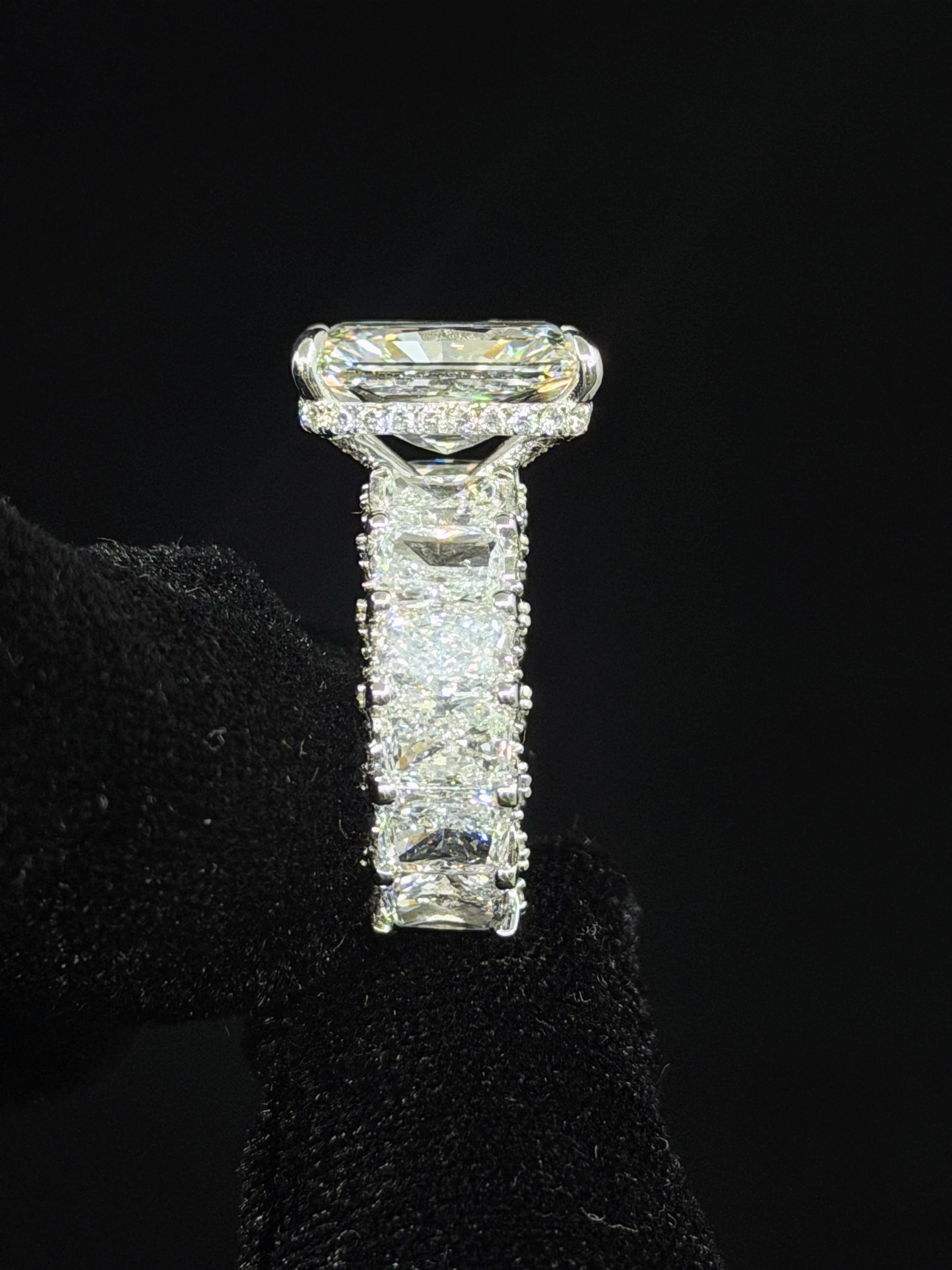 Radiant queen Engagement Ring