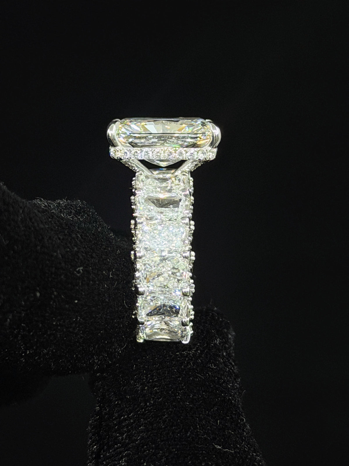 Radiant queen Engagement Ring