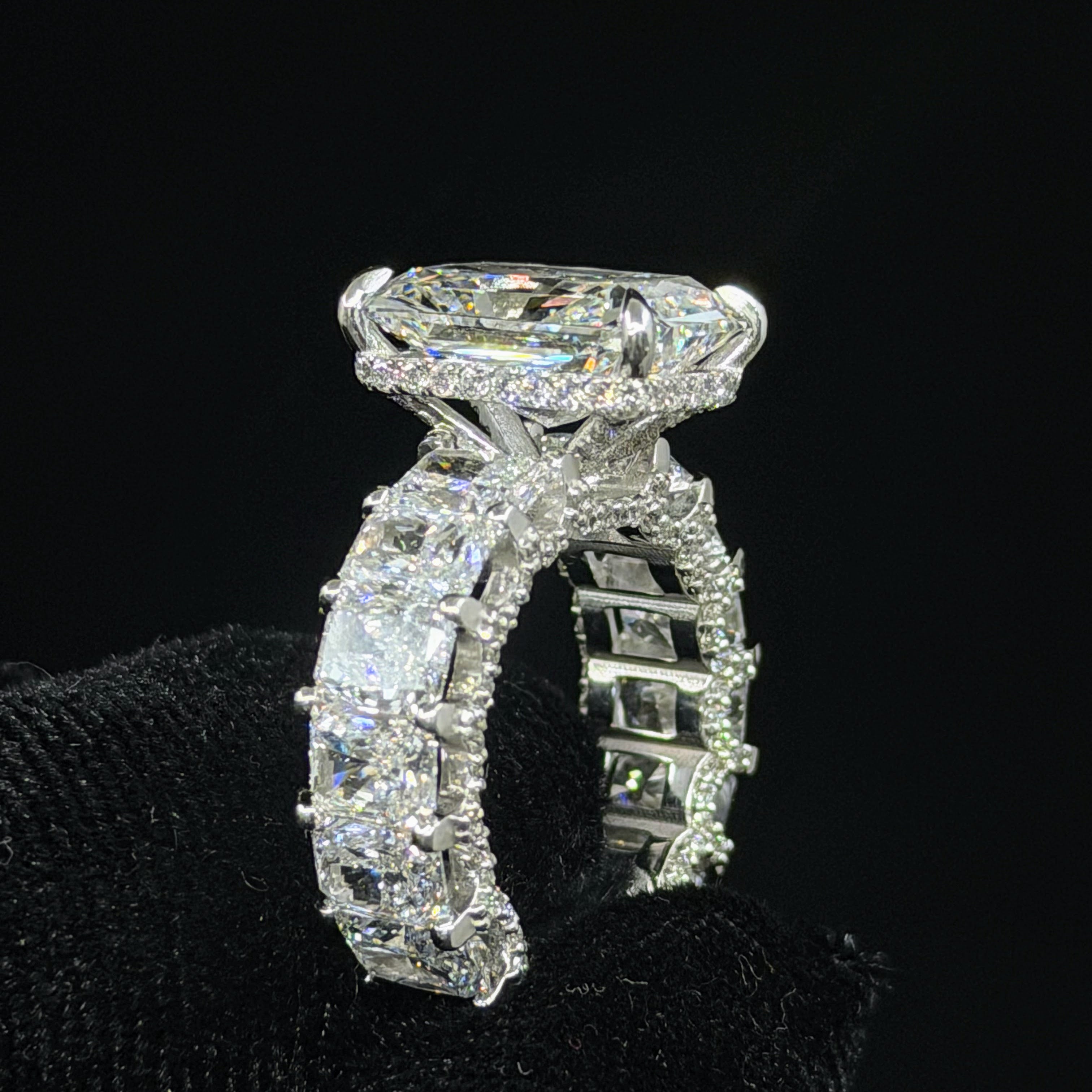 Radiant queen Engagement Ring