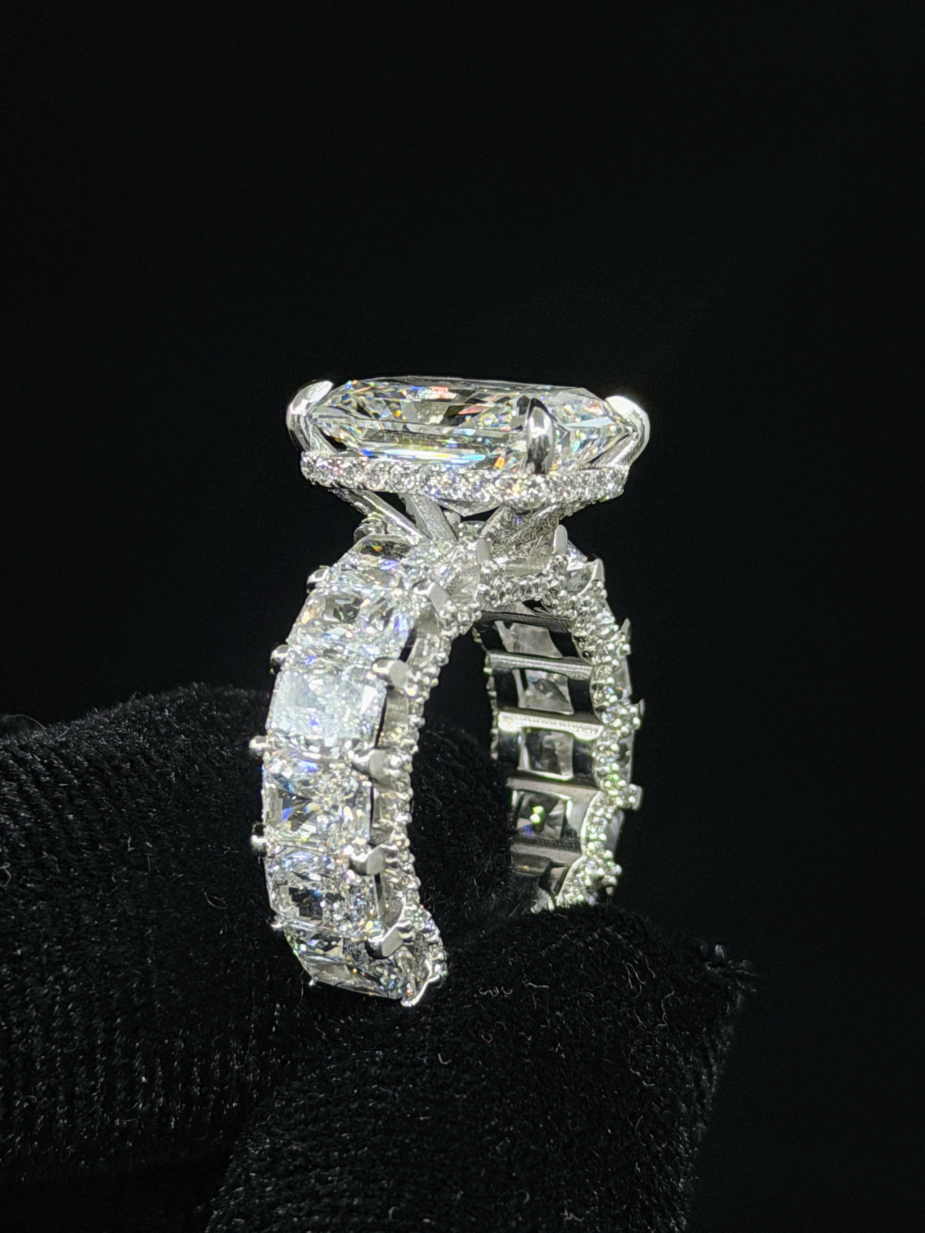 Radiant queen Engagement Ring