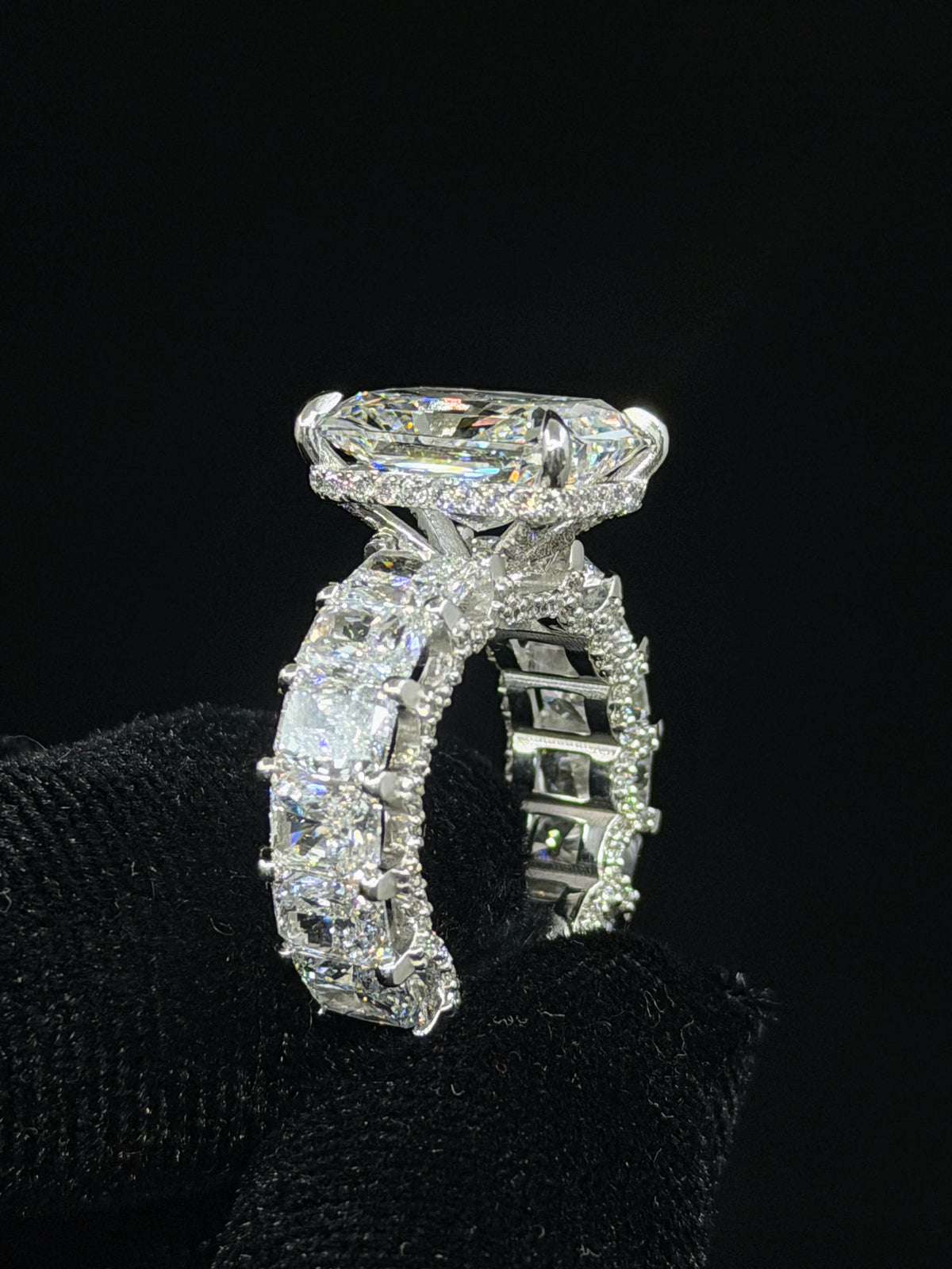 Radiant queen Engagement Ring