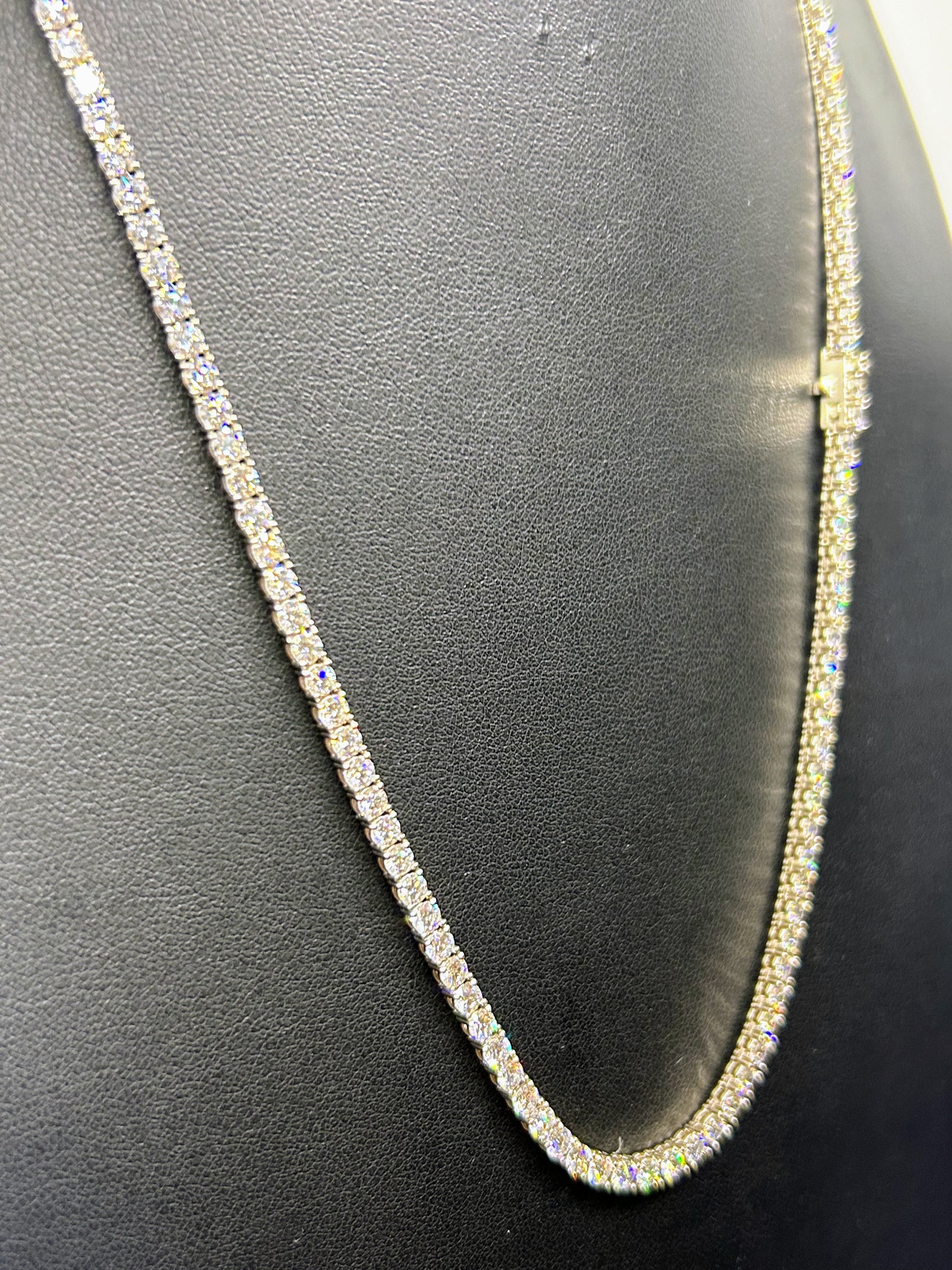 14k White Gold Tennis Necklace 10pts