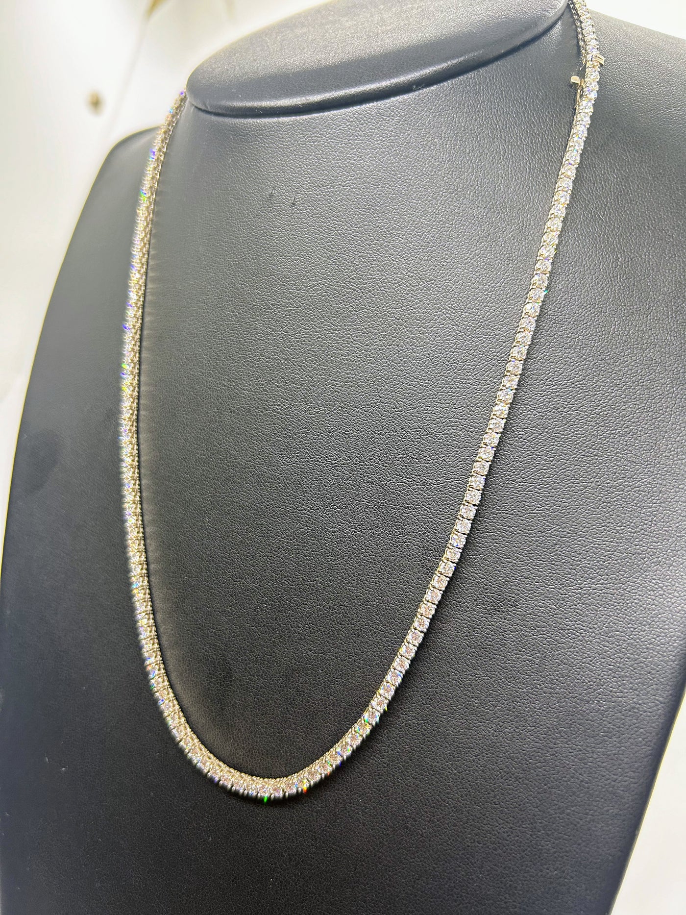 14k White Gold Tennis Necklace 5 pts