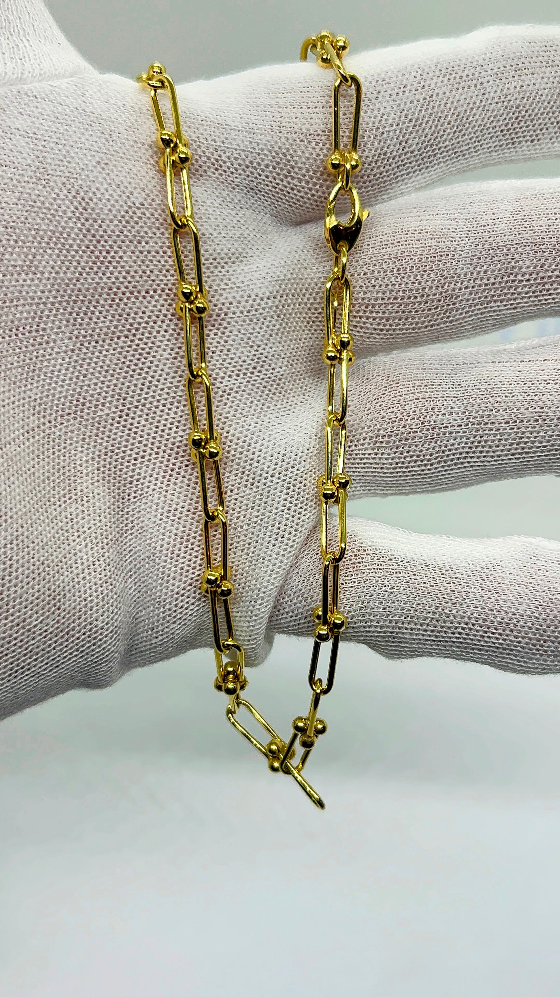 Gold Link U Necklace