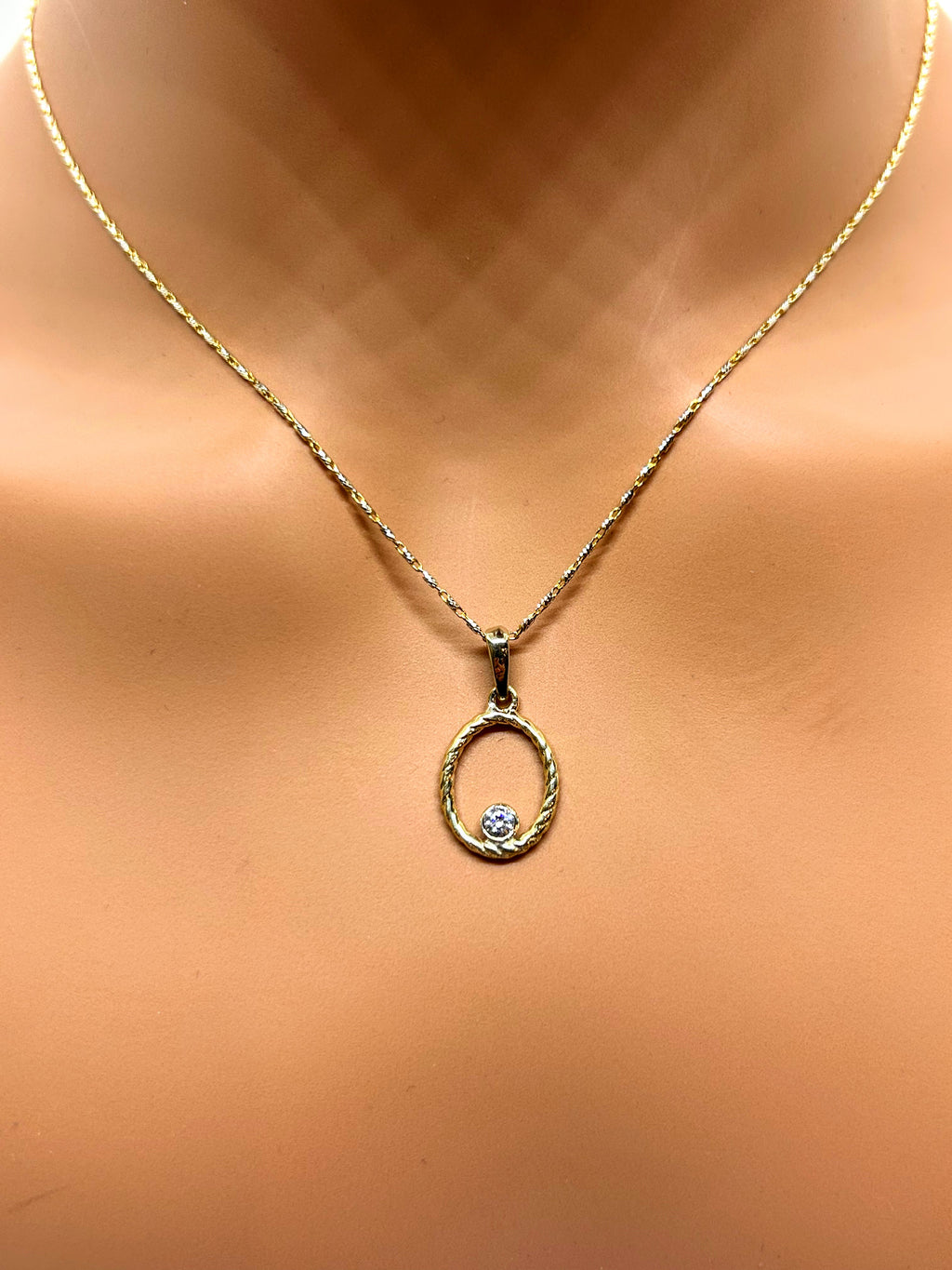 10k Yellow Gold Fine Necklace with Pendant and Natural diamond