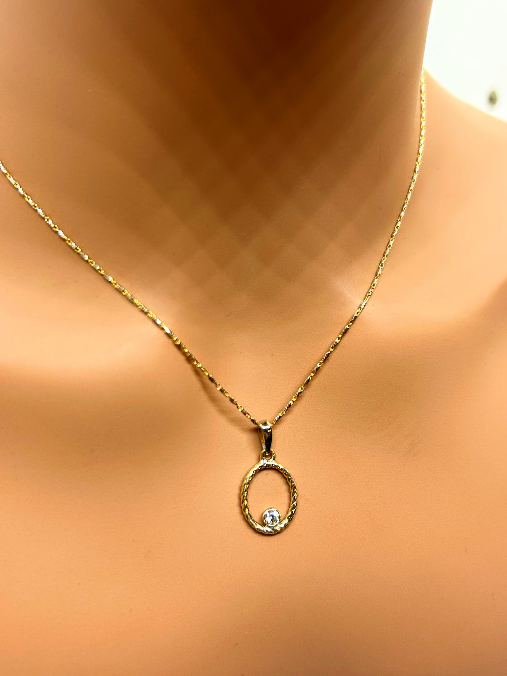 10k Yellow Gold Fine Necklace with Pendant and Natural diamond