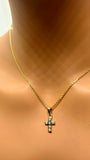 Croix en or 10K avec diamants naturels