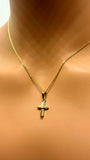 Double croix en or 10K avec petit diamant naturel