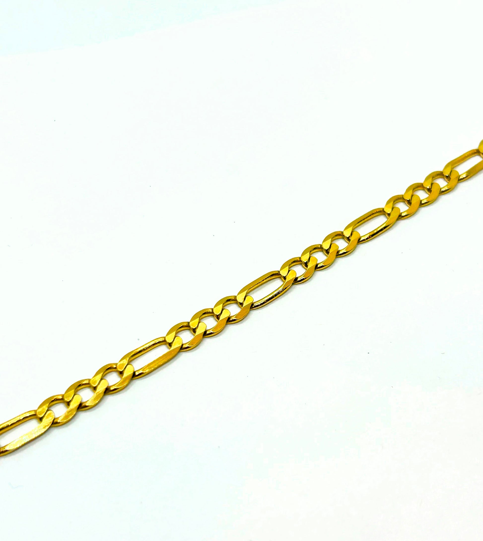 18k Gold Figaro Bracelet ~6mm wide