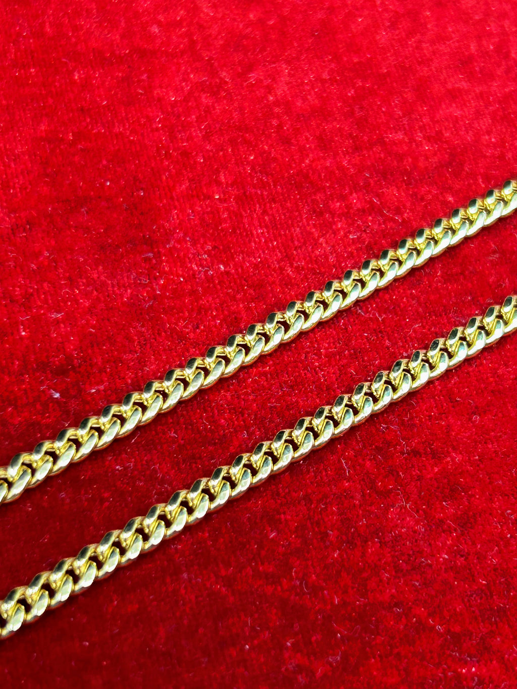 10k Gold Cuban chain ~4mm wide