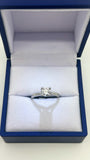 Bague de fiançailles solitaire en or blanc 18 carats avec diamant central de 1,05 carat