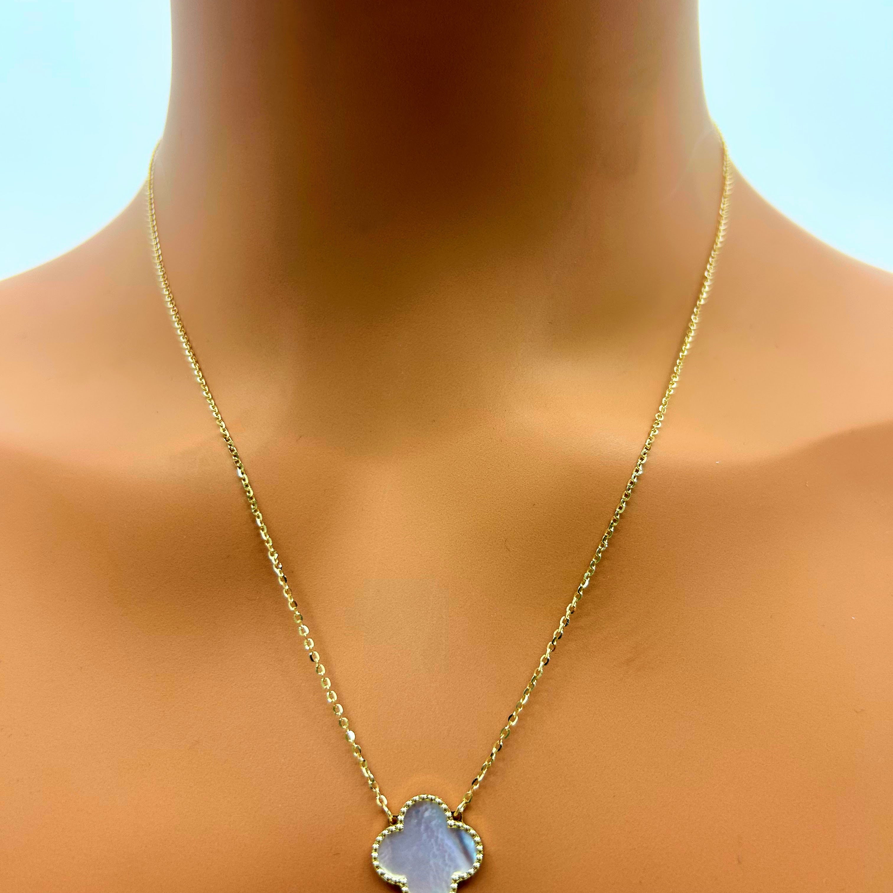 Mother of Pearl Clover Leaf Necklace