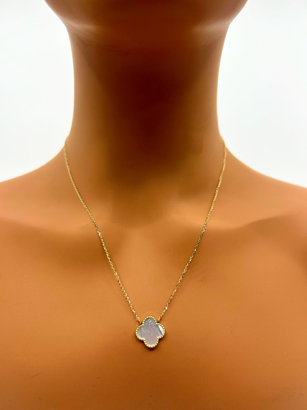 Mother of Pearl Clover Leaf Necklace